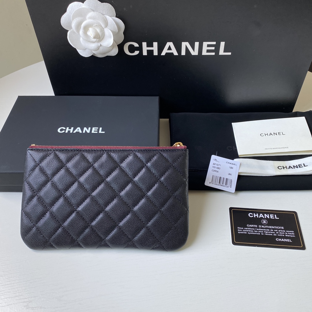 Chanel 新款球纹菱格零钱包/手拿随身包。尺寸：20x12.2x1cm