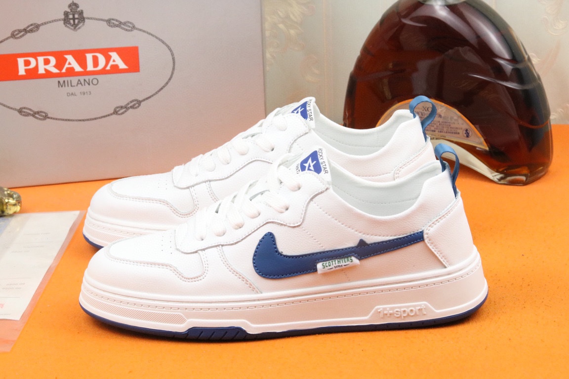 I5 高品质PRADA普拉达上市著名奢侈品牌，专柜同步更新，意大利男鞋时尚杂志季刊封面主推款鞋面采用意大利进口小牛皮，羊皮内里。原版防滑橡胶大底，上脚舒适有型。 细节无可挑剔。