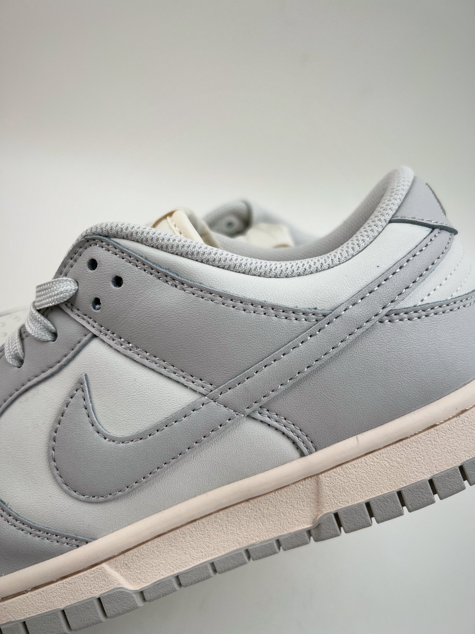 280 Nike SB Dunk Low “Light Bone” 骨白 DD1503-107