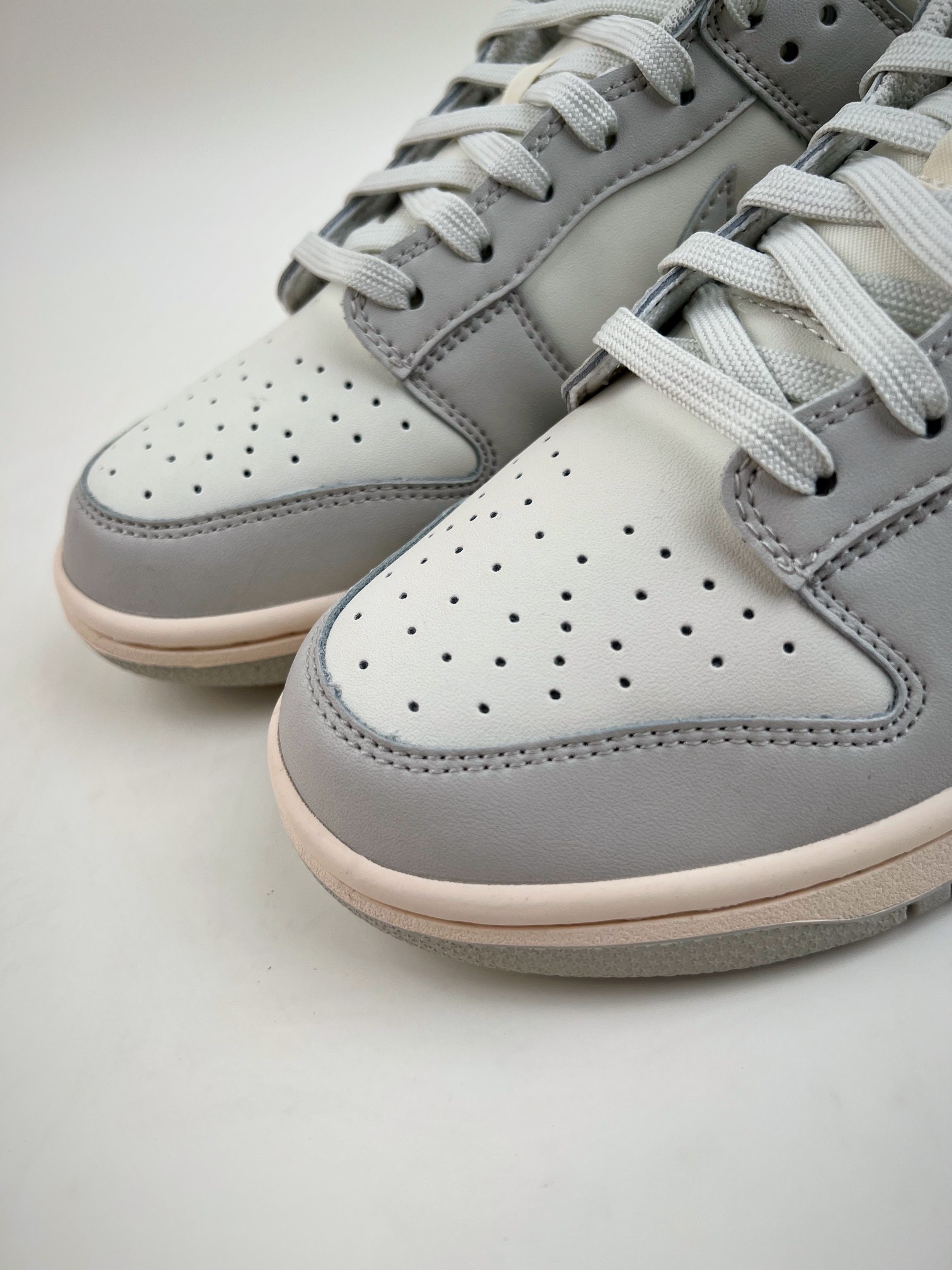 280 Nike SB Dunk Low “Light Bone” 骨白 DD1503-107