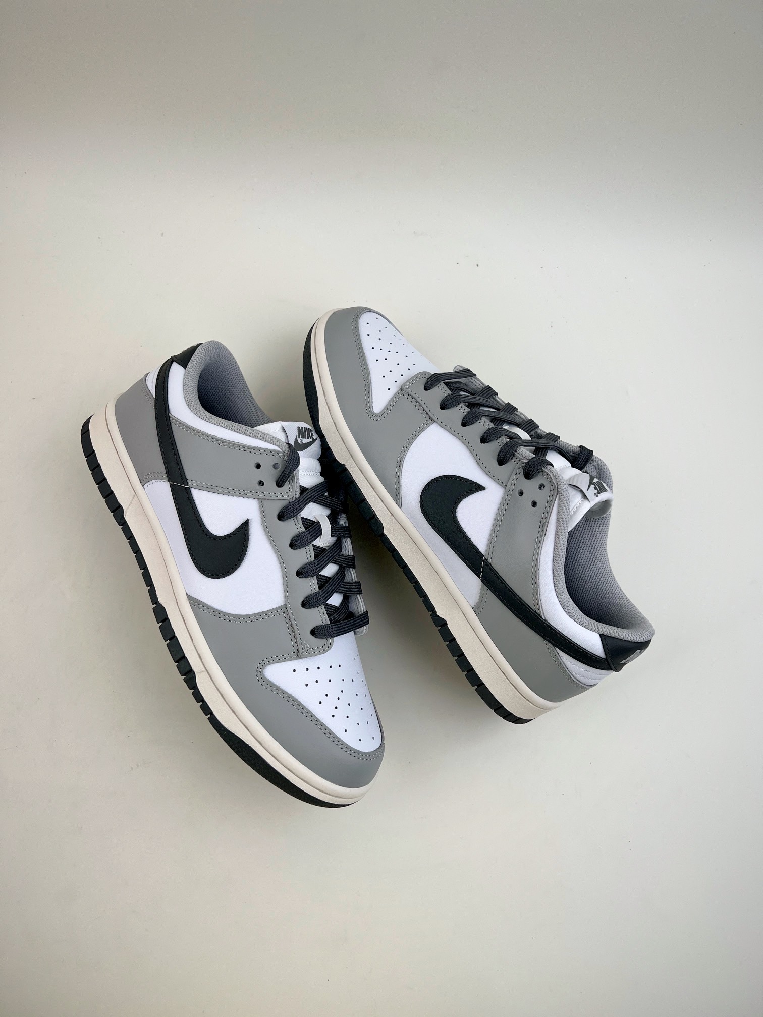 Nike SB Dunk Low ”Smoke Grey” White Gray DD1503-117