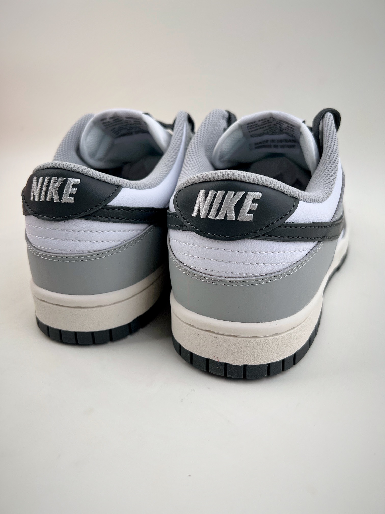 Nike SB Dunk Low ”Smoke Grey” White Gray DD1503-117