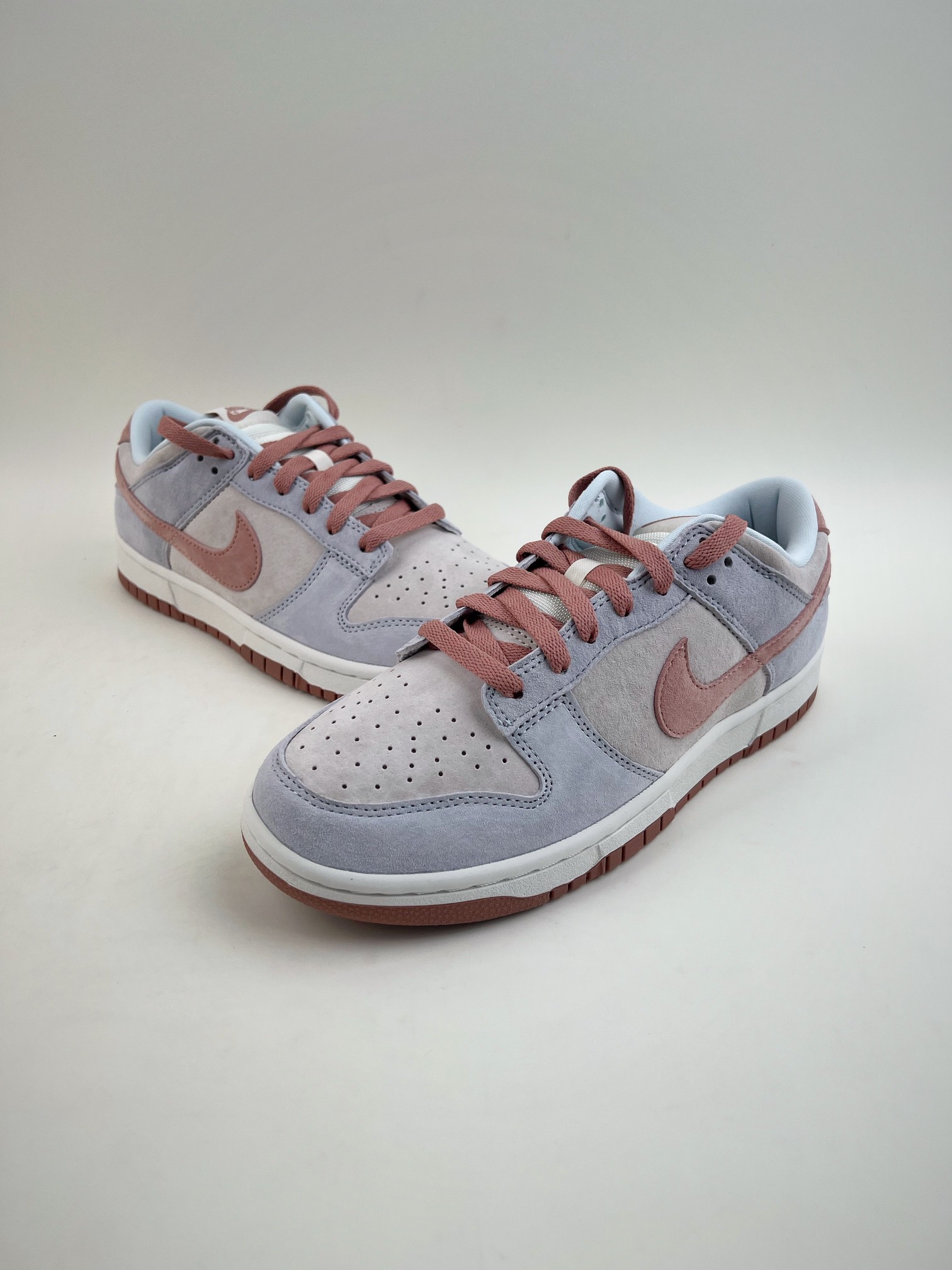 280 Nike SB Dunk Low ”Fossil Rose” 灰蓝粉化石玫瑰DH7577-001