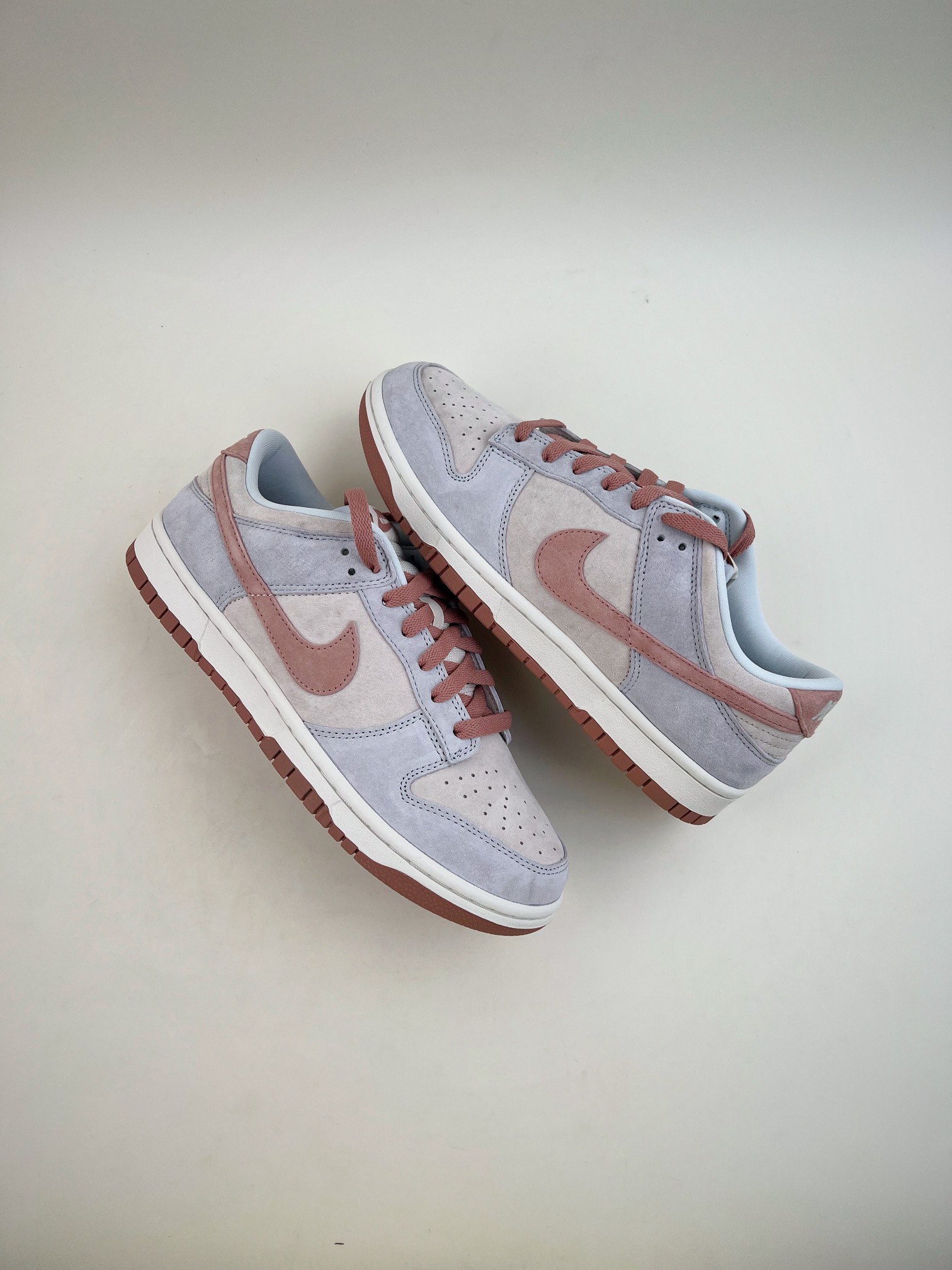 280 Nike SB Dunk Low ”Fossil Rose” 灰蓝粉化石玫瑰DH7577-001