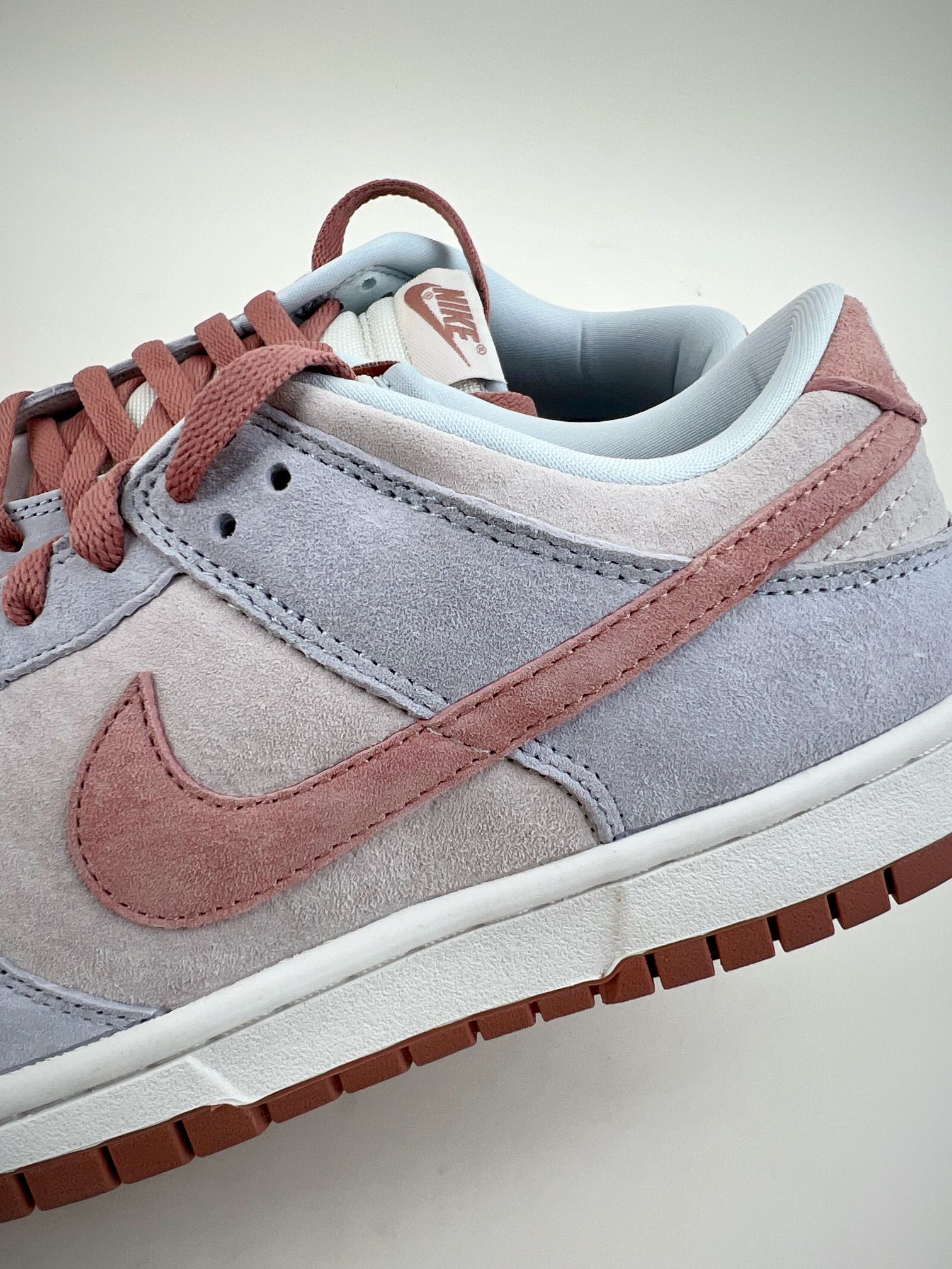 280 Nike SB Dunk Low ”Fossil Rose” 灰蓝粉化石玫瑰DH7577-001