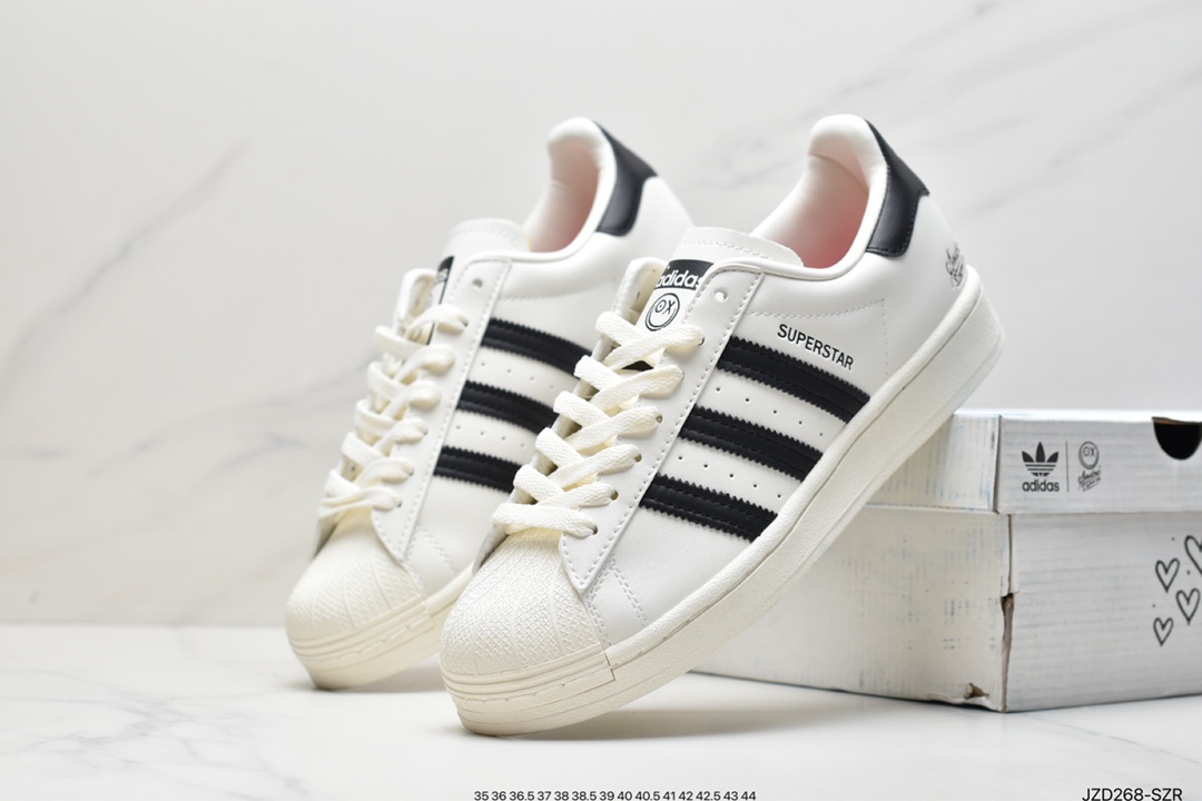 Adidas clover Originals Superstar ”Sail/Green/Lace” shell head series low-cut classic all-match casual sports sneakers 2020 improved all-around insole #correct 2020 version sole mold and scallop head cover Item number: FY9022 Size: 36 36.5 37 38 38.5 39 40 40.5 41 42 42.5 43 44 ID: JZD268-SZR