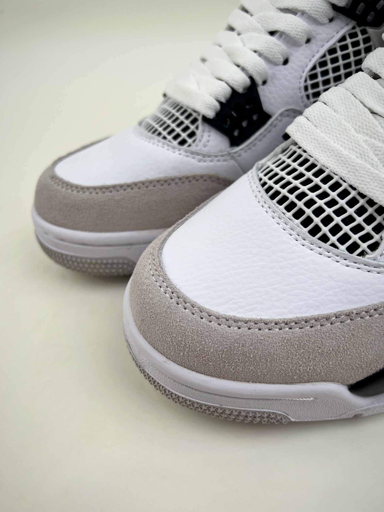 240 Air Jordan 4 Retro“Military Black” 灰白黑小白水泥配色 DH6927-111