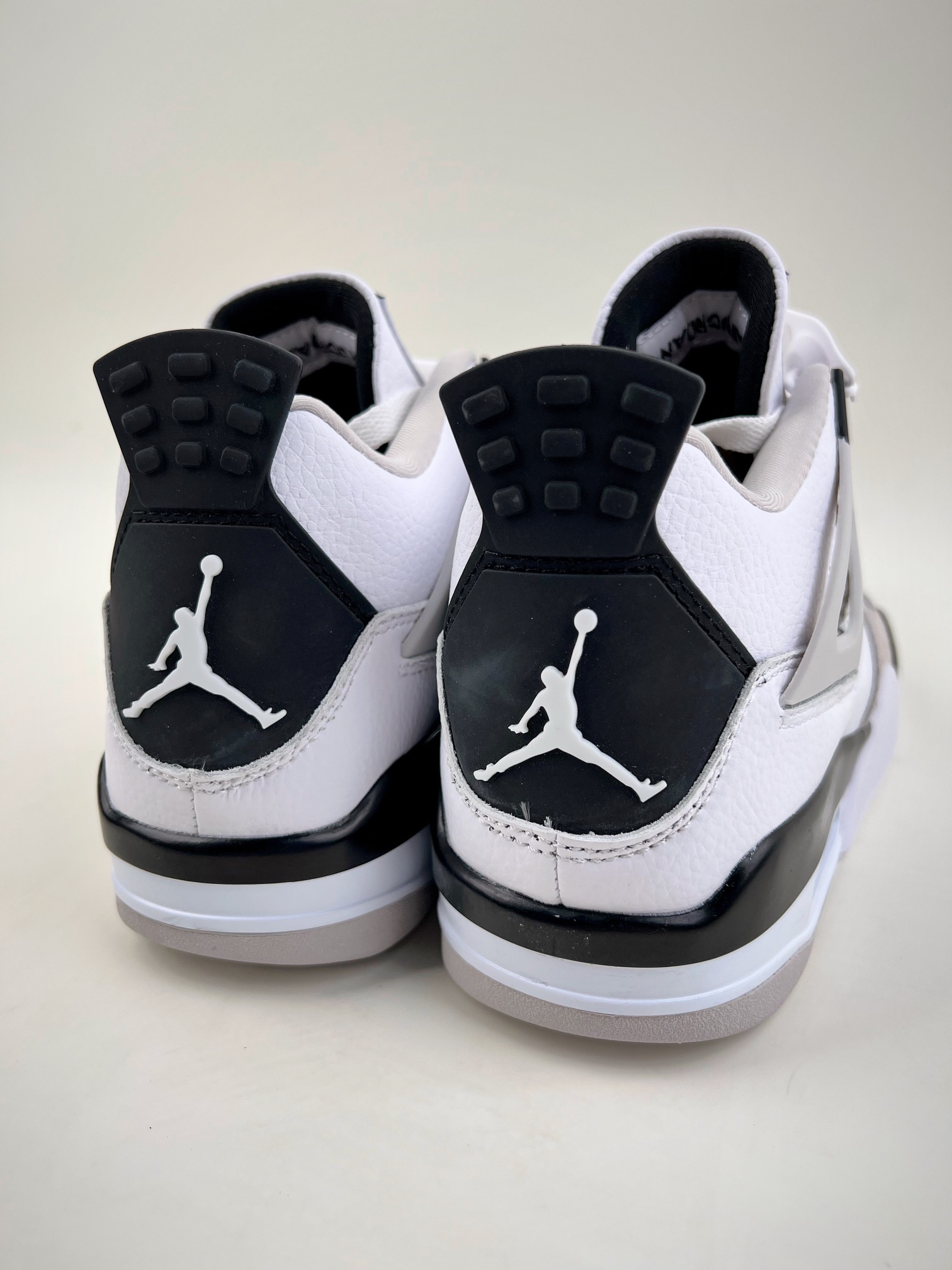 240 Air Jordan 4 Retro“Military Black” 灰白黑小白水泥配色 DH6927-111