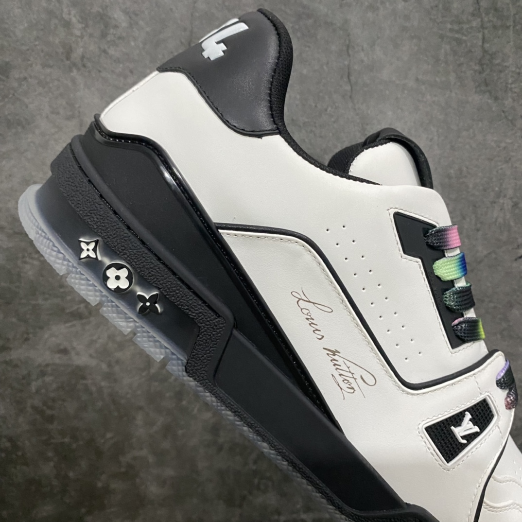 图片[7]-LV Trainer 黑白熊猫彩色鞋带 全市场最好的版本 没有之一 完美鞋型 配件全部一致同步原鞋 下面是随手拍的实拍 实物完美💪🏻 全码：38-45-选品中心