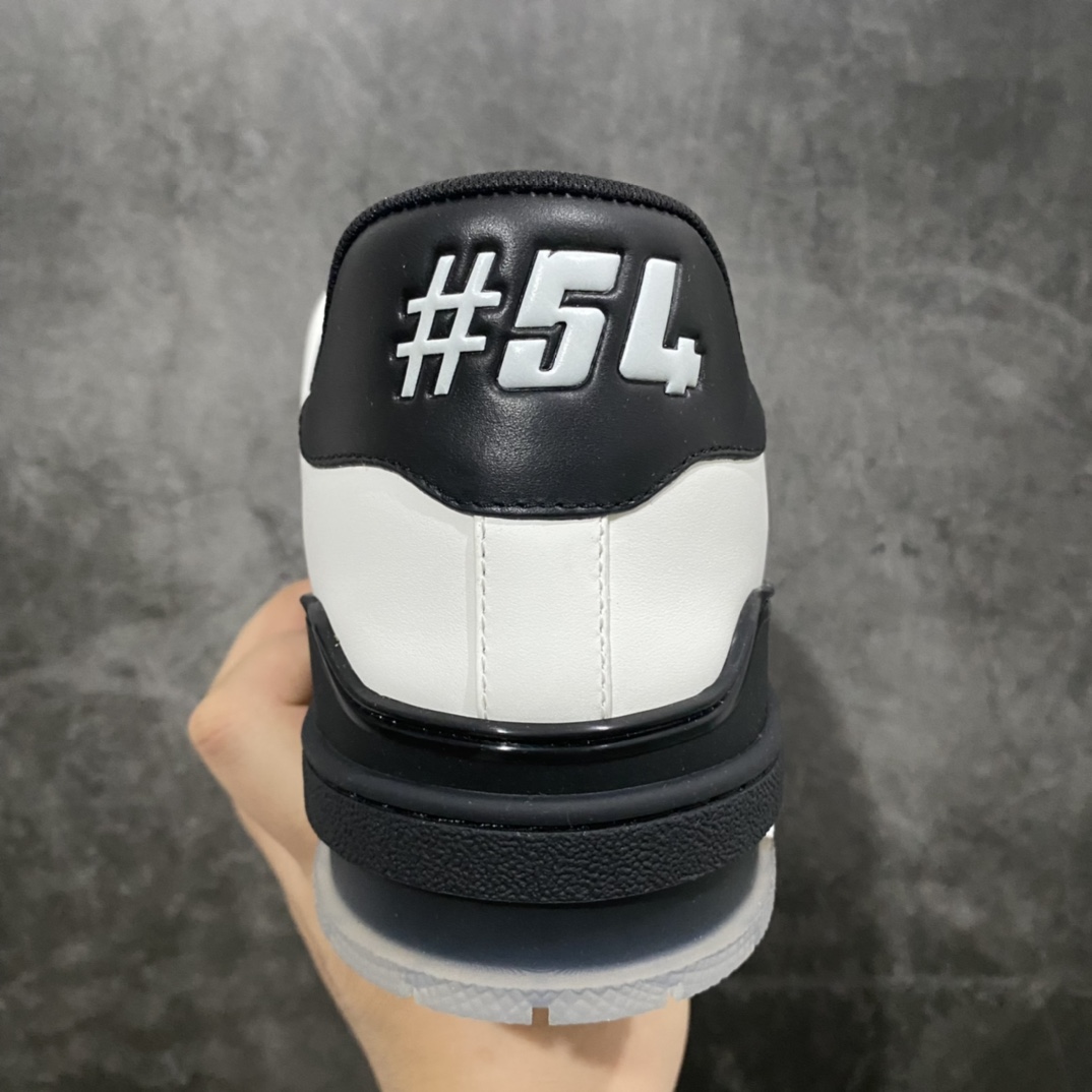 图片[4]-LV Trainer 黑白熊猫彩色鞋带 全市场最好的版本 没有之一 完美鞋型 配件全部一致同步原鞋 下面是随手拍的实拍 实物完美💪🏻 全码：38-45-选品中心