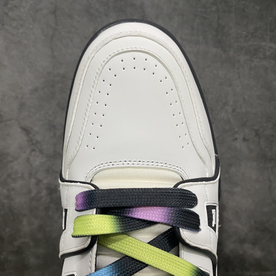 图片[5]-LV Trainer 黑白熊猫彩色鞋带 全市场最好的版本 没有之一 完美鞋型 配件全部一致同步原鞋 下面是随手拍的实拍 实物完美💪🏻 全码：38-45-选品中心