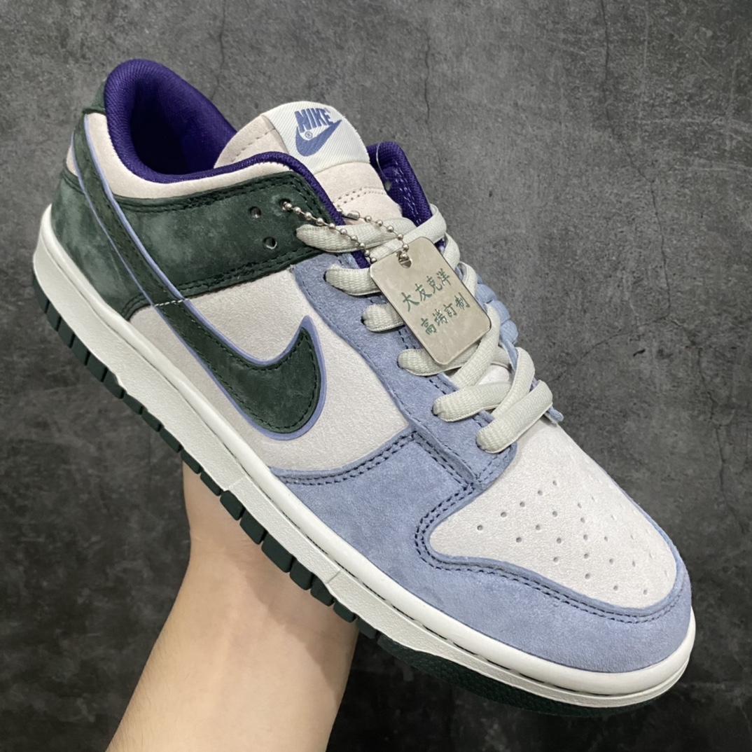 图片[3]-纯原 Otomo Katsuhiro x NK SB Dunk Low \”Steamboy OST\” 大友克洋联名 蒸汽少年系列 LF0039-021 配色以主人公雷为基调 浓重的怀旧味道 秋冬专属配色 鞋身整体采用麂皮材质打造 以摩卡为主色调 在框架以及Swoosh处采用了米白色拼接而成 鞋带、鞋身整体视觉效果十分亮眼 此外鞋舌以及鞋垫则采用了黑色打造 鞋垫上的NK标签采用浅棕色点缀 鞋底则采用白色中底搭配棕色外底呈现 为整个设计收尾 尺码：36 36.5 37.5 38 38.5 39 40 40.5 41 42 42.5 43 44 44.5 45 46-选品中心