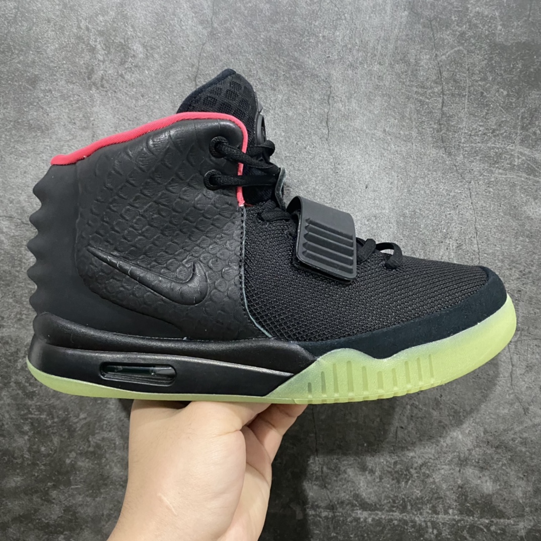 外贸纯原NK Air Yeezy 2 NRG FEN 黑椰子 508214-006 椰子侃爷球鞋代表之作 每一个sneaker都会梦寐以求的神鞋 情怀无价 公司货3万+ 已经绝迹 全网几乎找不到一双成色好的原鞋 原厂工艺满足你的一切需求 代工厂高层客供档案模具 国企关系订购原厂材料 原厂手工七道程序 原厂标 尺码:40 40.5 41 42 42.5 43 44 44.5 45 46 47.5-选品中心