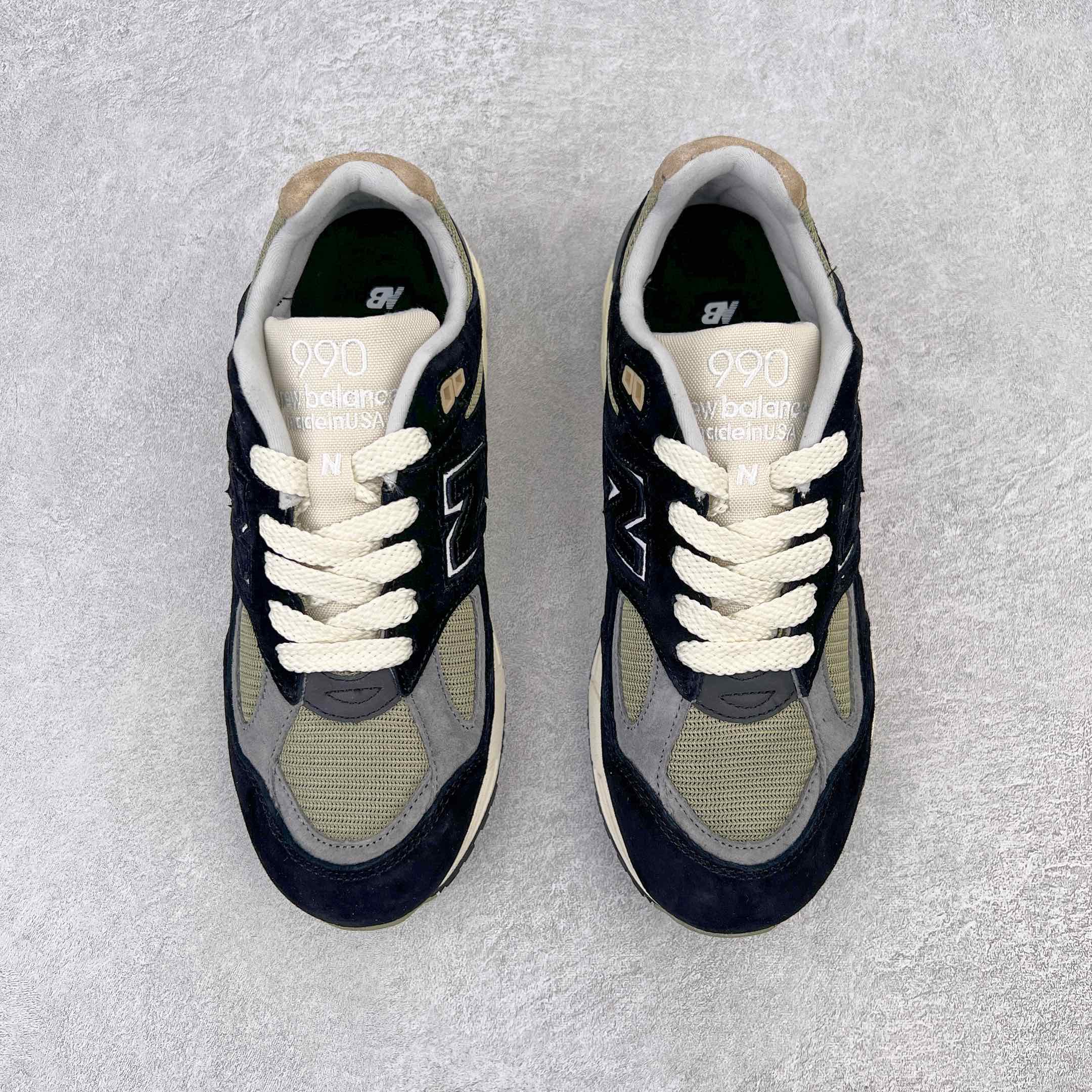 图片[2]-＃K版纯原福利 New Balance M990TE2 新百伦NB990V2 黑色 第二代总统复古慢跑鞋 正确3M反光细节 原楦原纸版开发 正确6层组合底模精密开发 搭载全新碳素中底 后跟透明TPU水晶装饰条稳固 沿用了引以为傲的跑鞋手工技艺 采用猪皮绒面并包裹局部透气网面的鞋身设计 菱网鞋舌上刻有New Balance USA 鞋面依旧身着经典的大热之灰 彰显了其高端的品质身份 尺码：36 37 37.5 38 38.5 39 40 40.5 41.5 42 42.5 43 44 45-选品中心