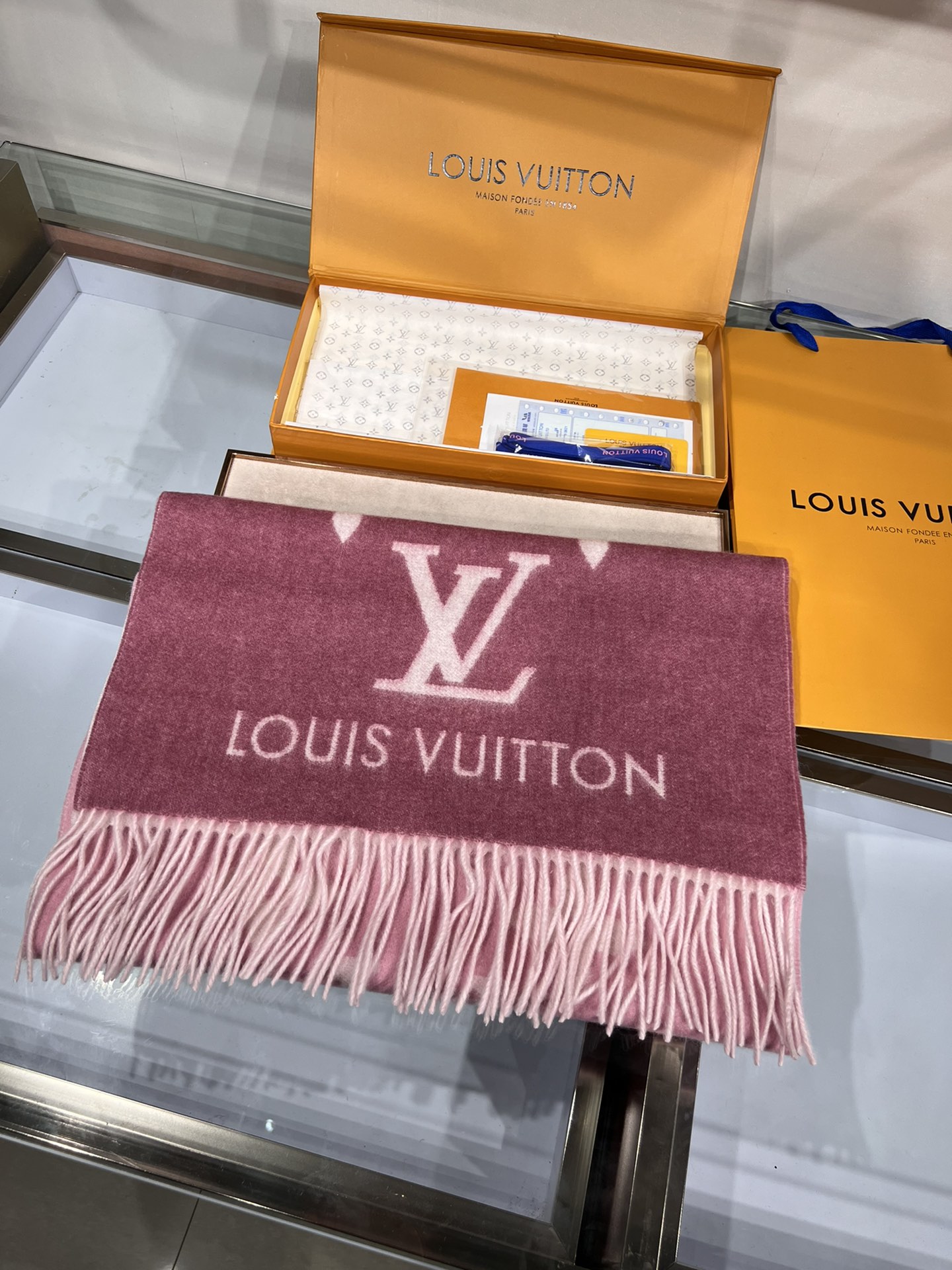 Louis Vuitton Scarf Bean Paste Color Pink Cashmere Fall/Winter Collection