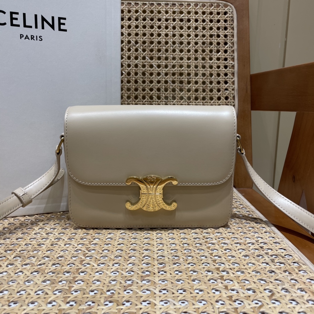 CELINE TEEN TRIOMPHE 18.5CM BAG 188423奶茶色