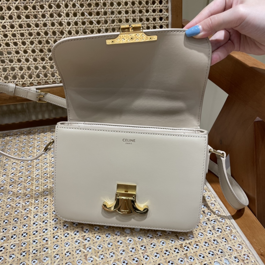 CELINE TEEN TRIOMPHE 18.5CM BAG 188423奶茶色