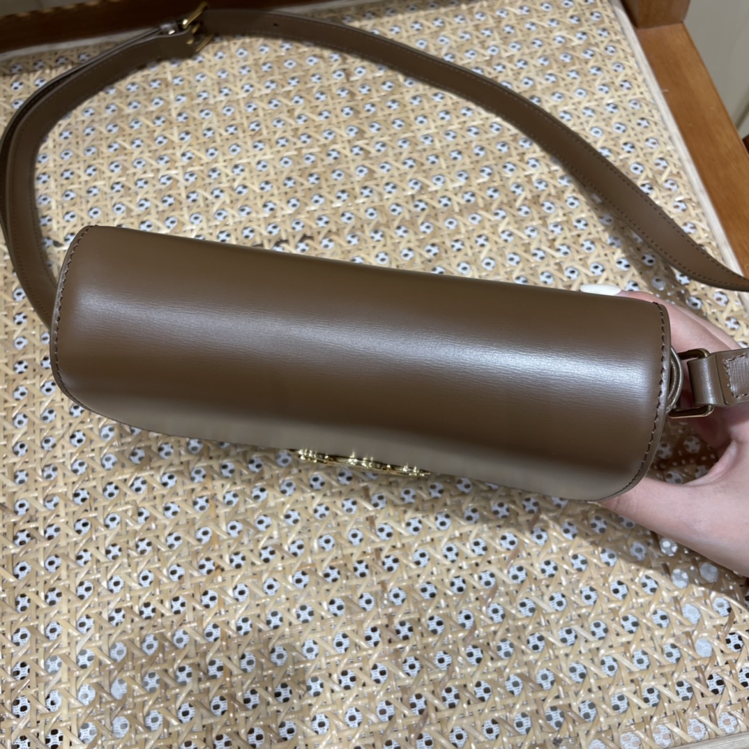 CELINE TEEN TRIOMPHE 18.5CM BAG 188423焦糖色