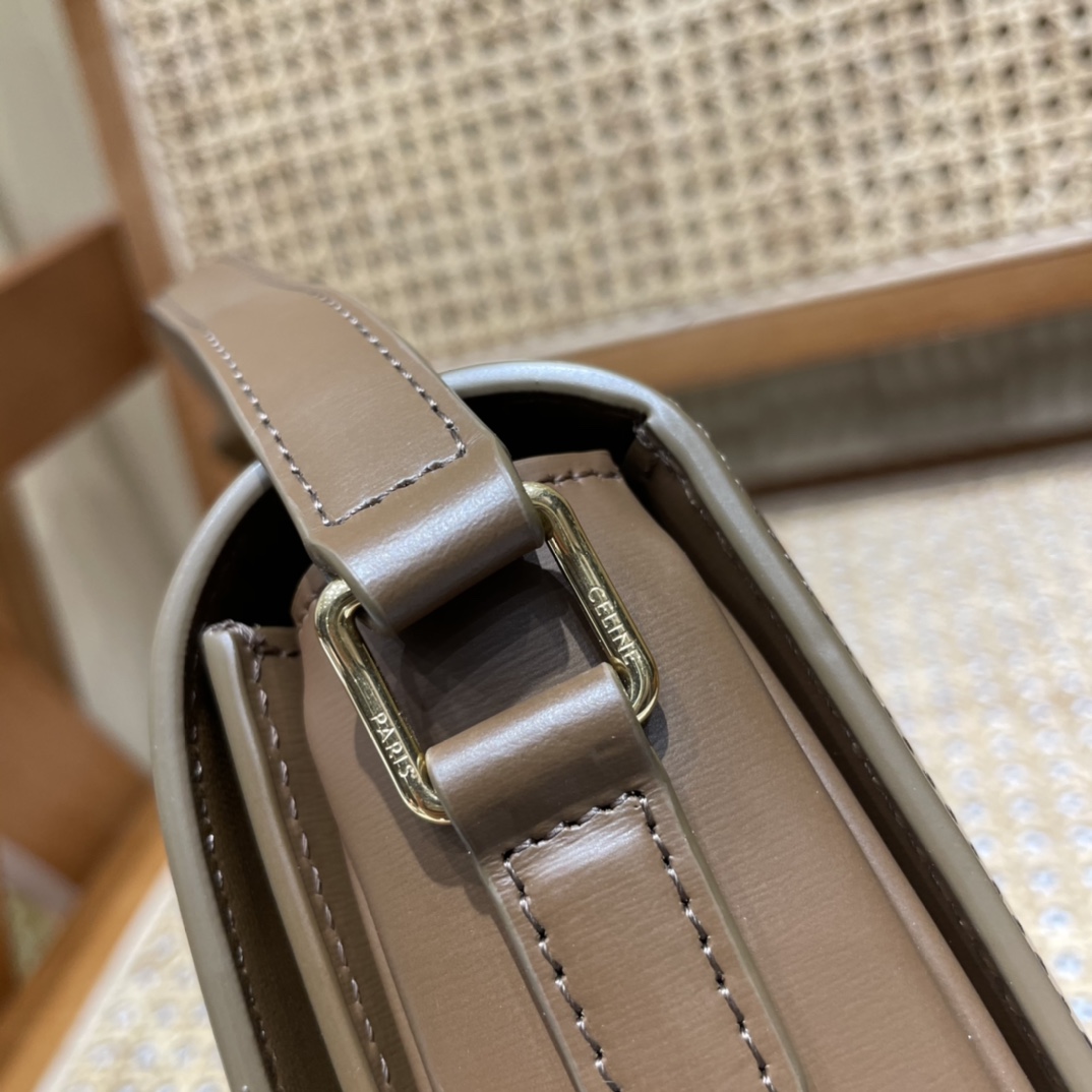 CELINE TEEN TRIOMPHE 18.5CM BAG 188423焦糖色