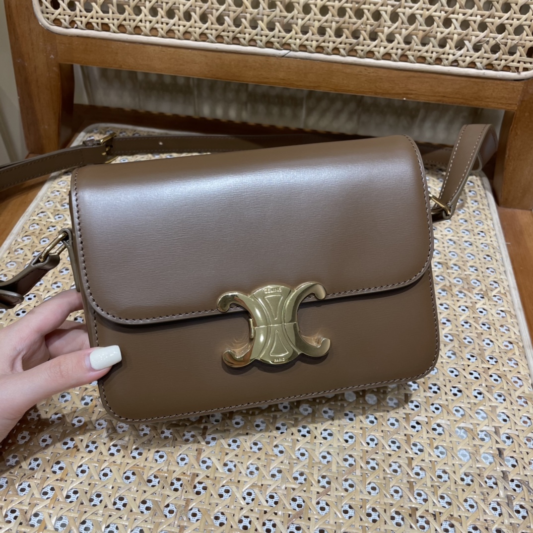CELINE TEEN TRIOMPHE 18.5CM BAG 188423焦糖色