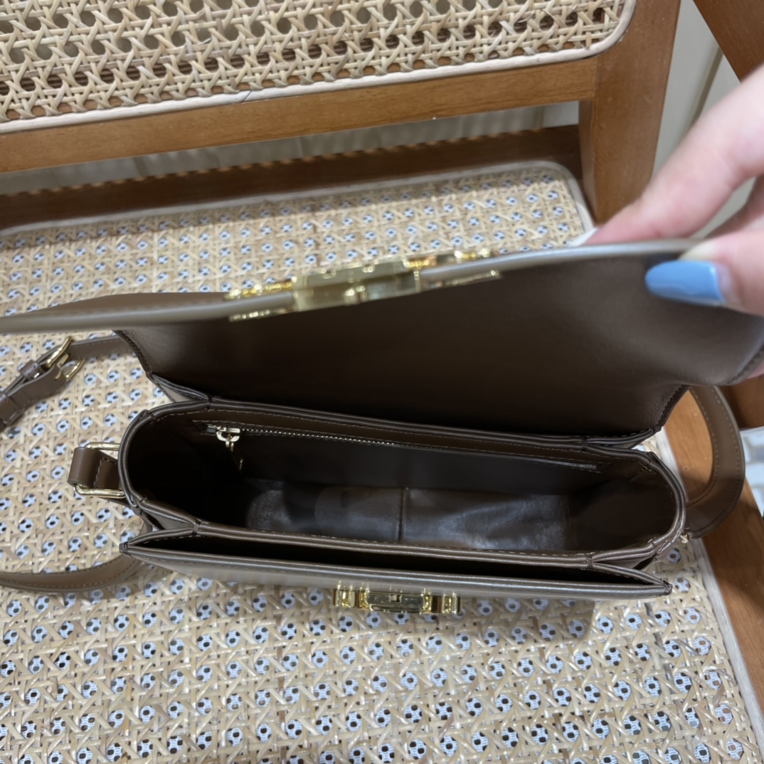 CELINE TEEN TRIOMPHE 18.5CM BAG 188423焦糖色