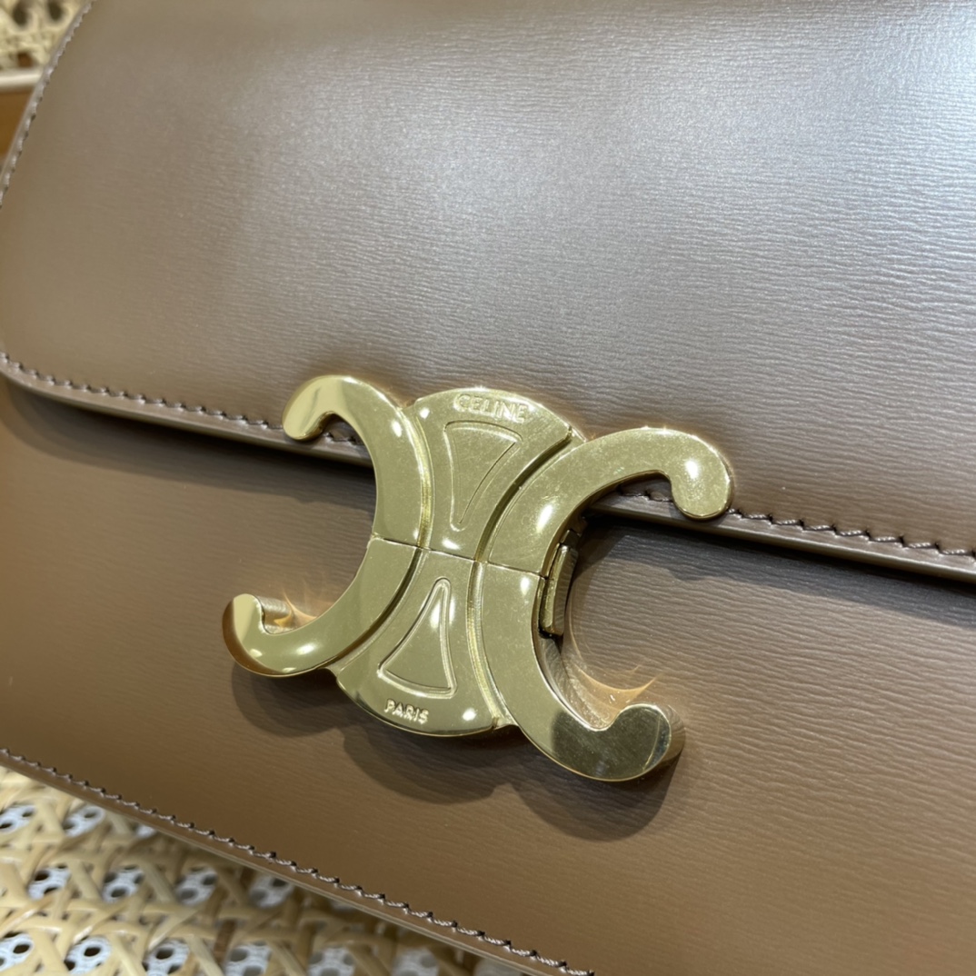 CELINE TEEN TRIOMPHE 18.5CM BAG 188423焦糖色
