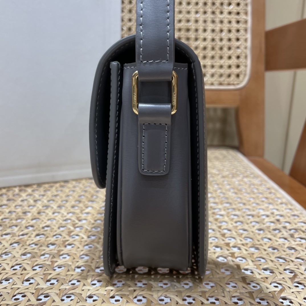 CELINE TEEN TRIOMPHE 18.5CM BAG 188423卵石灰色