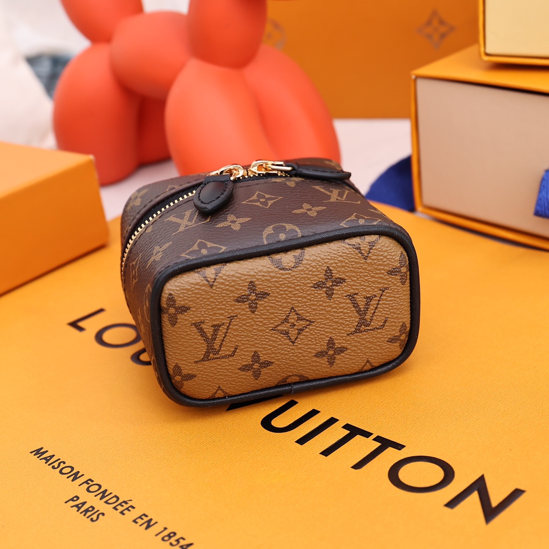 新品VANITY MONOGRAM 包饰钥匙扣M00545 Louis Vuitton 路易威登lv 小包