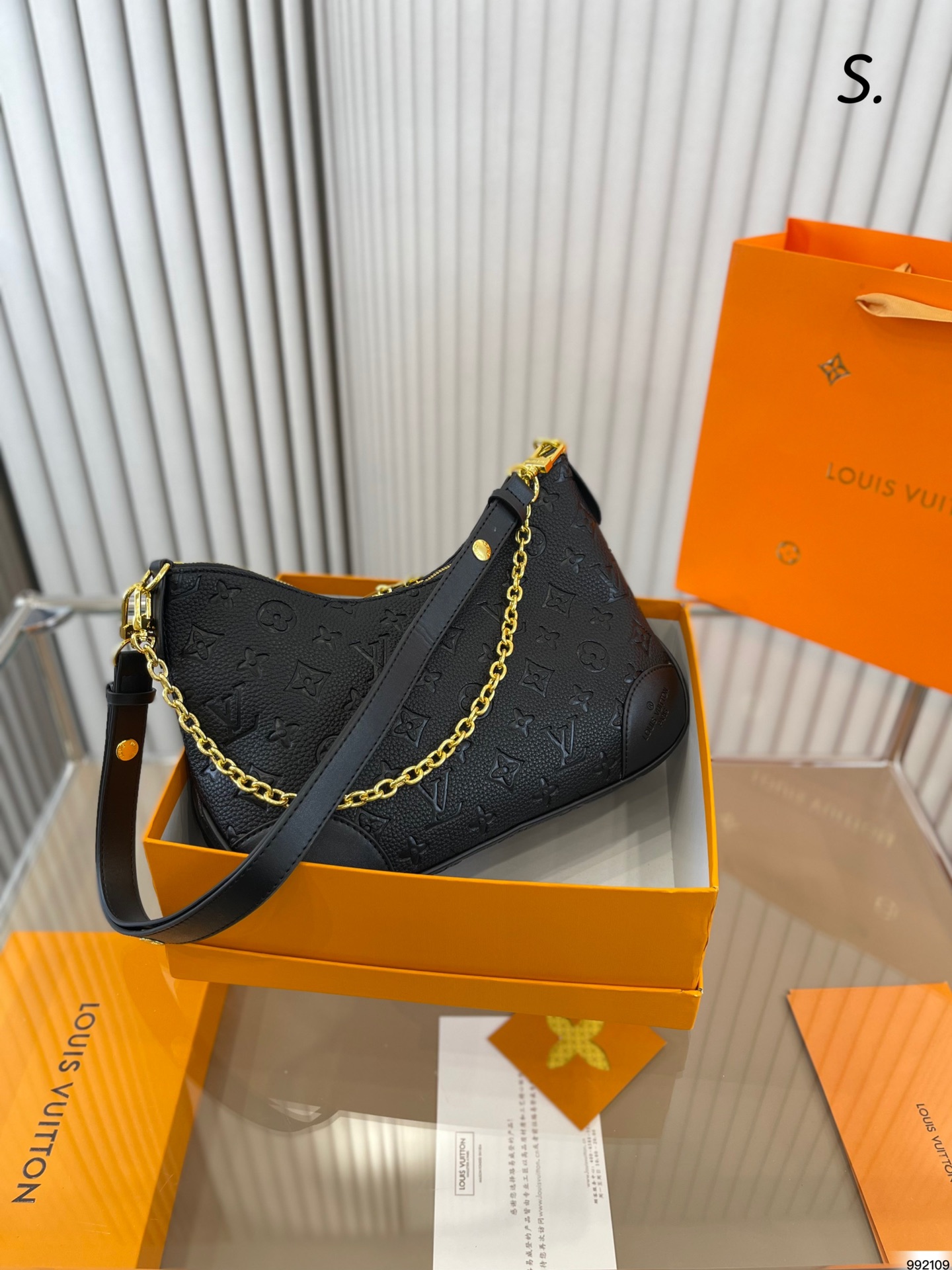 J5 4色配盒  Louis Vuitton 路易威登 LV 压花牛角包 一眼心动 梦中情包 超级时髦 给你想不到的惊艳 尺寸28 19