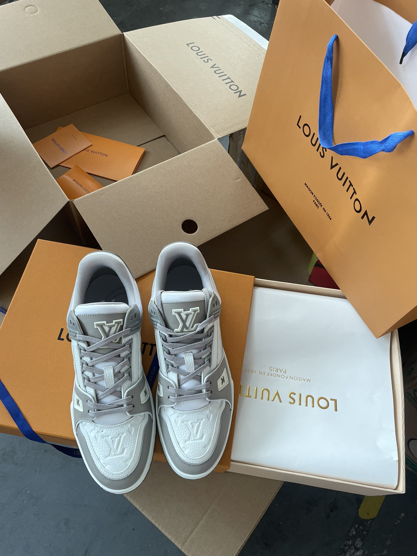 Louis Vuitton lv trainer 水泥灰 trainer 低帮运动鞋