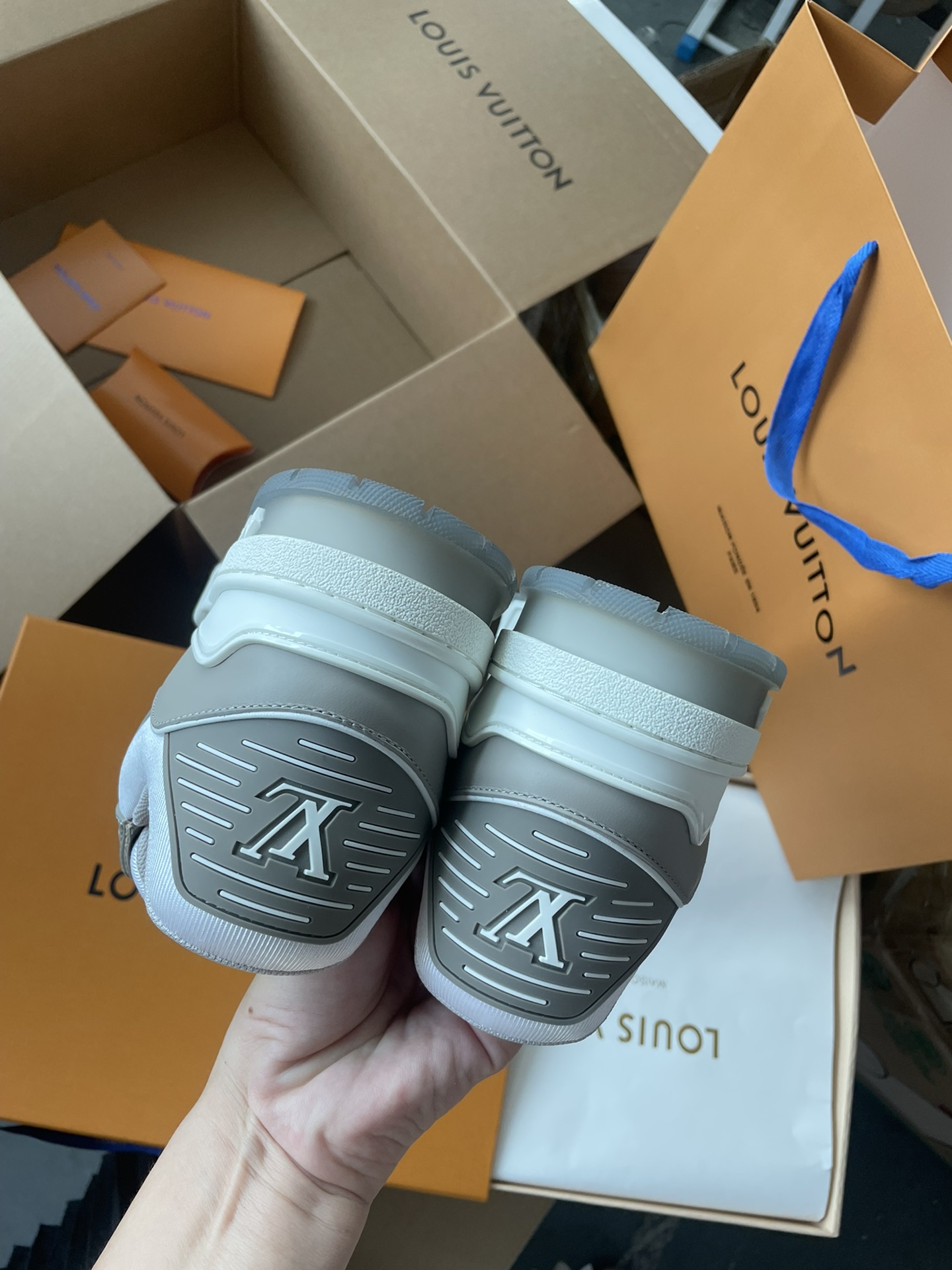 Louis Vuitton lv trainer 水泥灰 trainer 低帮运动鞋