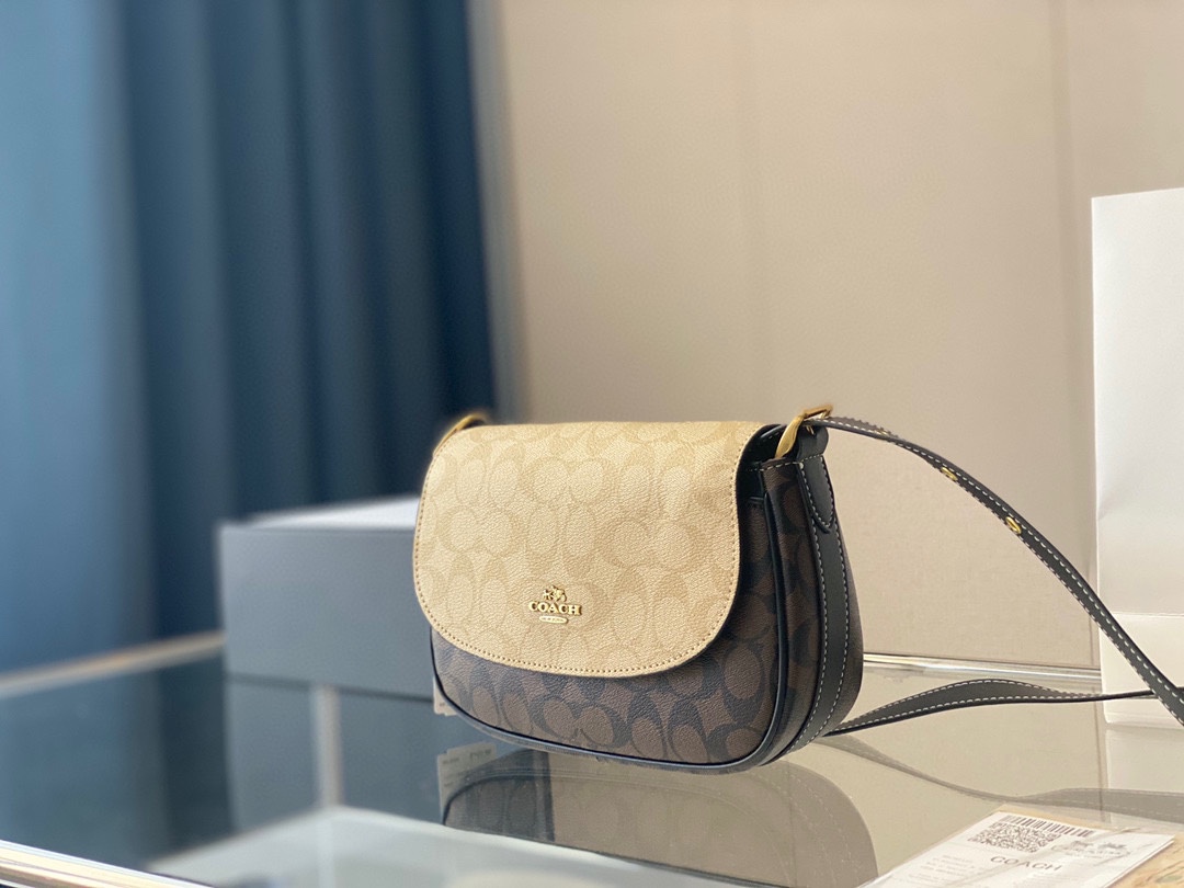 J5  复古风撞色 Macie 马鞍包 鹅软石牛皮和麂皮拼接的面料  Coach 蔻驰  浅色和相近色的搭配 更有层次感愛心]coach 尺寸25 18cm