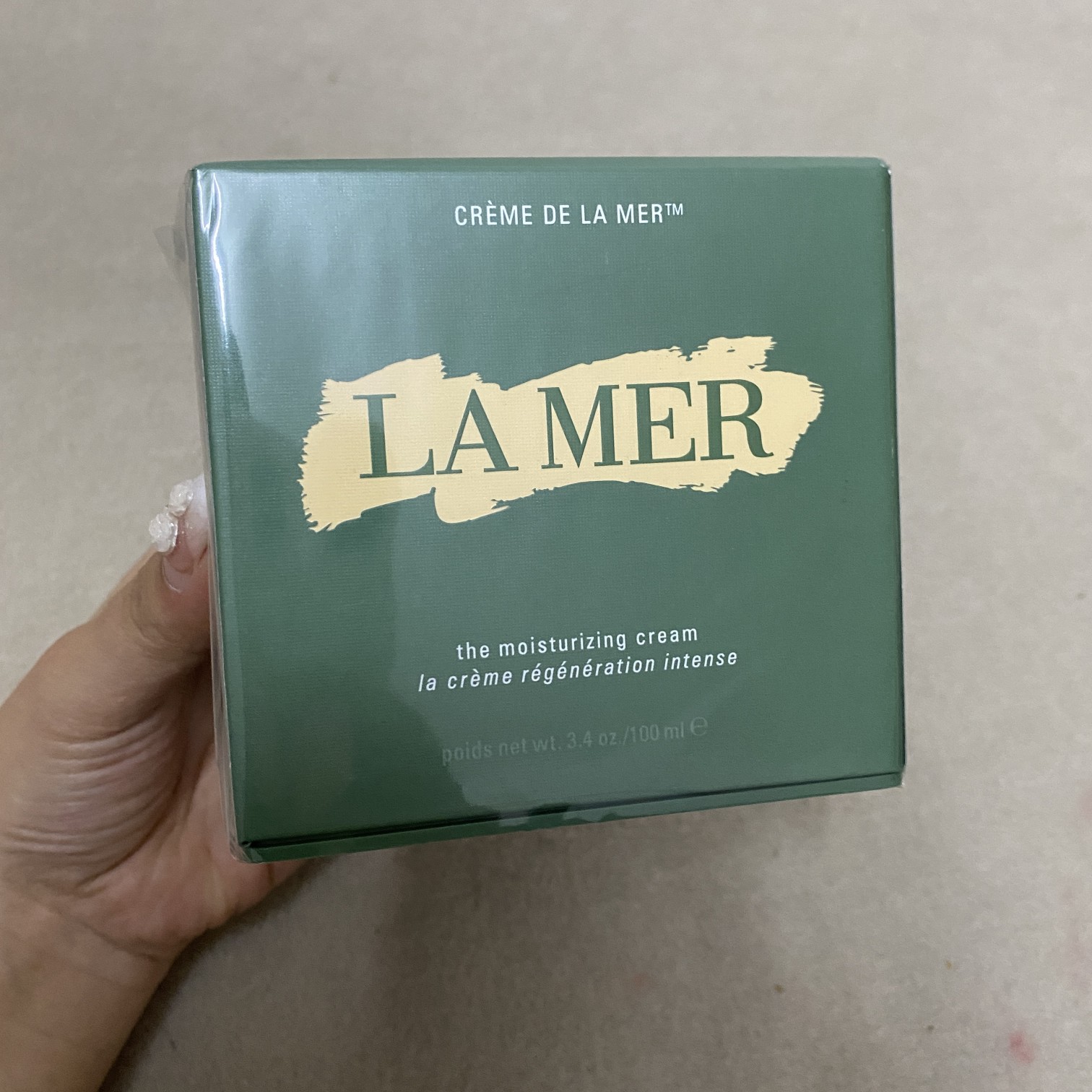La Mer Moisturizing Cream 3.4 oz (100ml) - Intense Hydration & Renewal 3 a1661842570694 8725