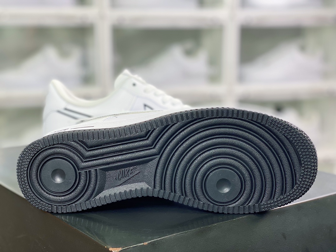 240 Air Force 1’07 Low”Gundam”空军一号经典低帮百搭休闲运动板鞋“皮革白黑高达印花”KK1256-657