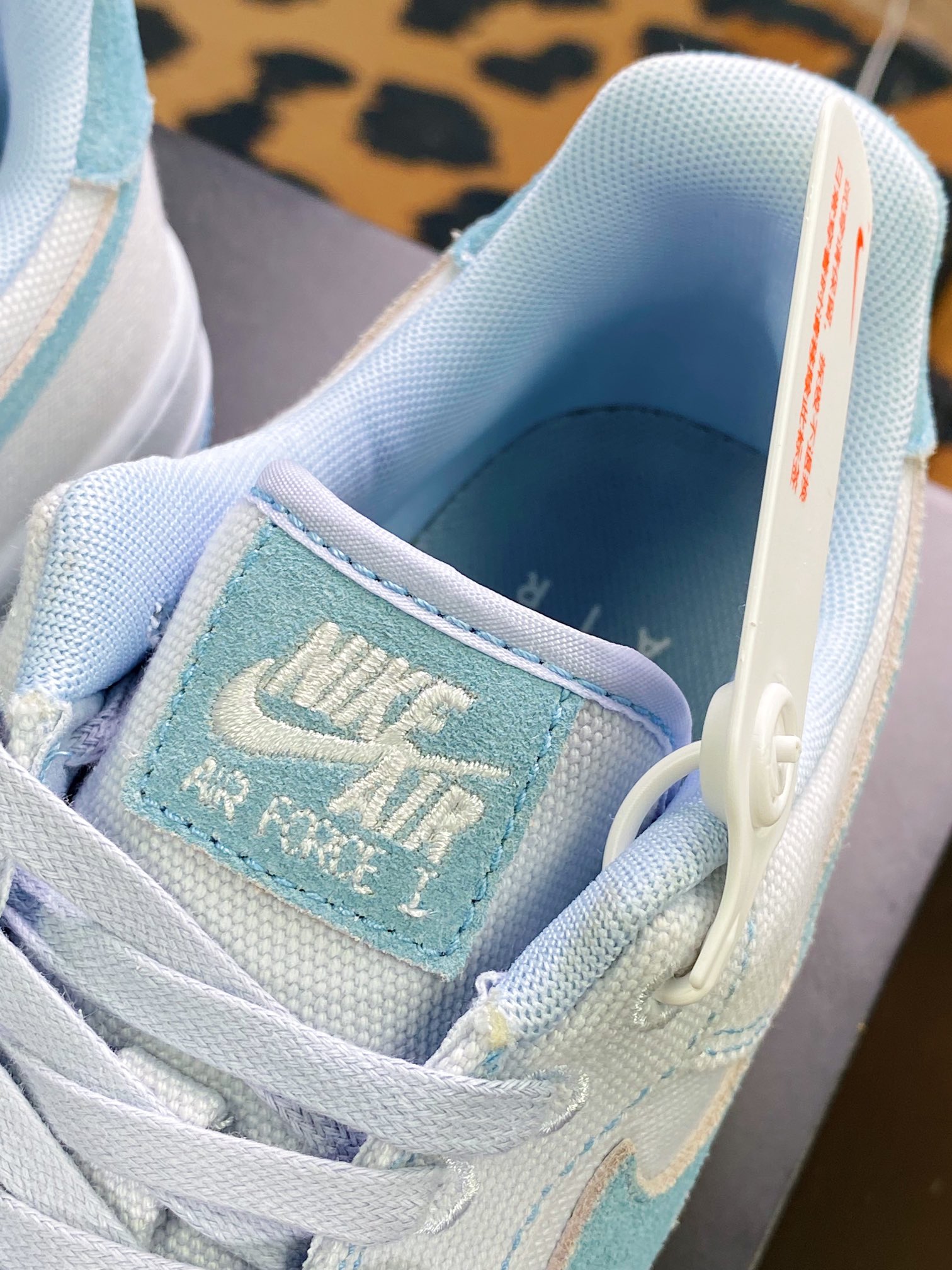 200  Air Force 1’07 Low”Blue Dip Dye”空军一号经典低帮百搭休闲运动板鞋“帆布浅蓝浸染”DQ8233-001