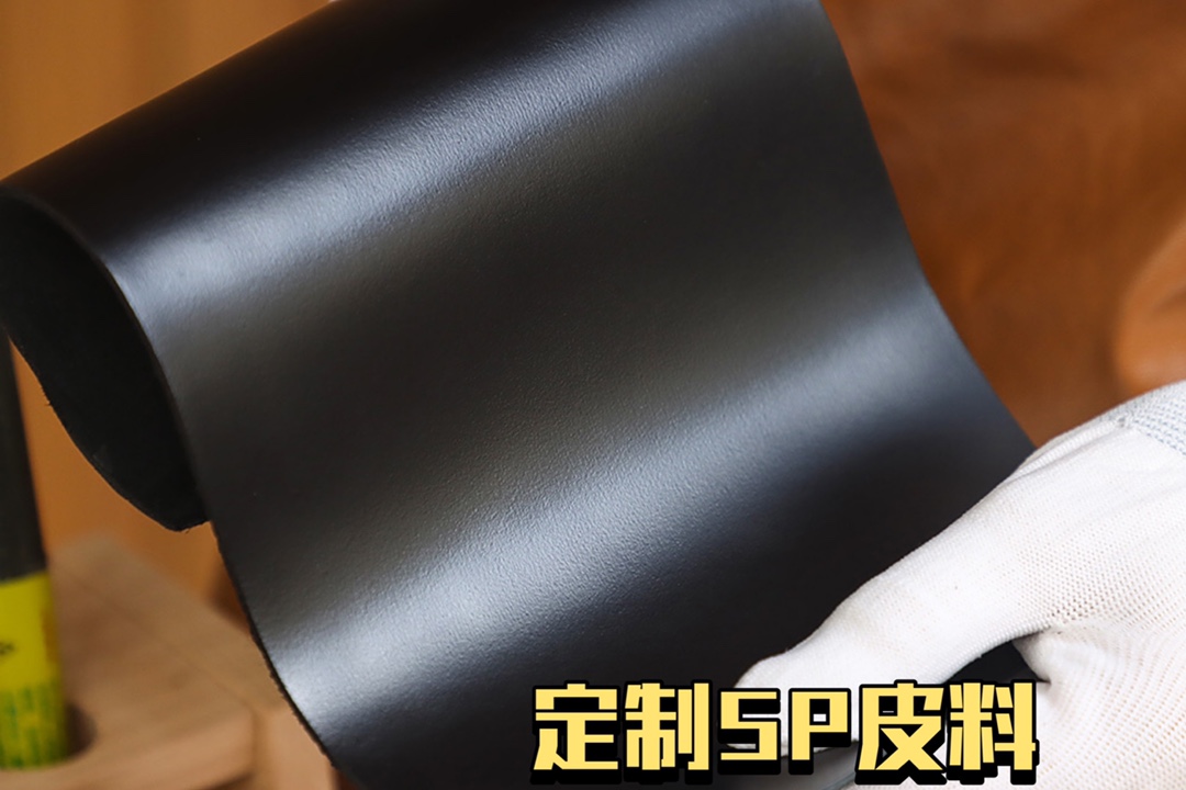 𝐂𝐀𝐍𝐍𝐄𝐒 免检升级版#M43986# 
⚠️升级版讲解视频❺
【𝐕𝐢𝐩定制版皮料】
绝不可能在国内能见到的材料，
𝟏𝟎𝟎%漂洋过海，感受灵魂质感！