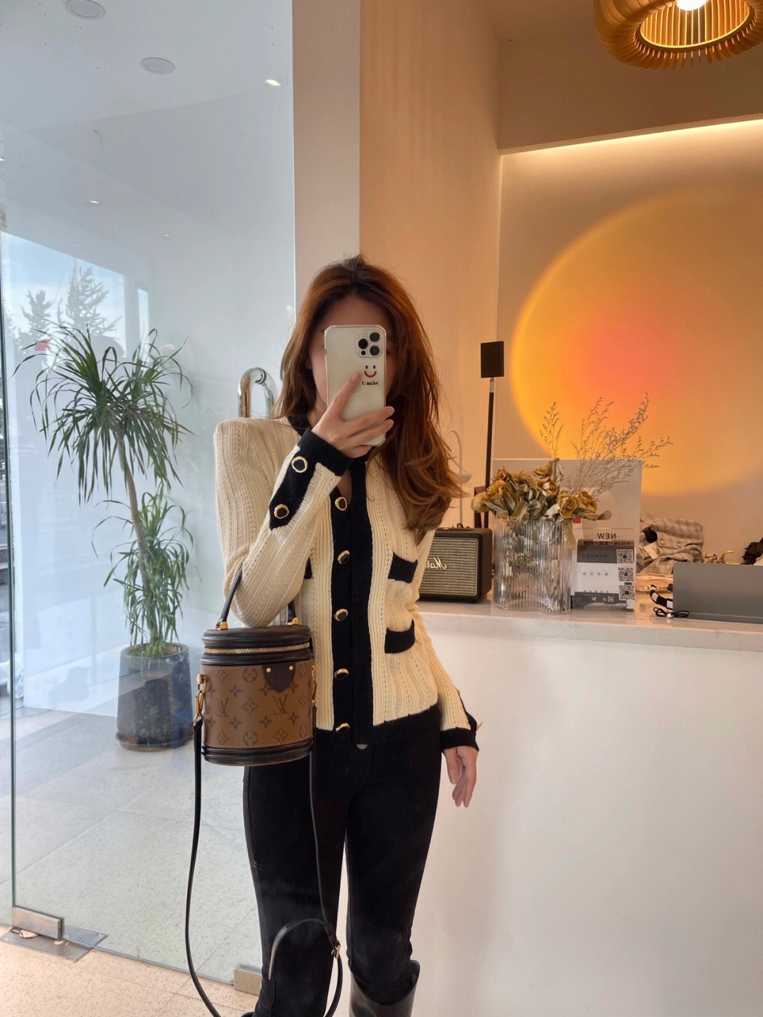 Louis Vuitton Bucket Bag – The Versatile Icon for Everyday Elegance