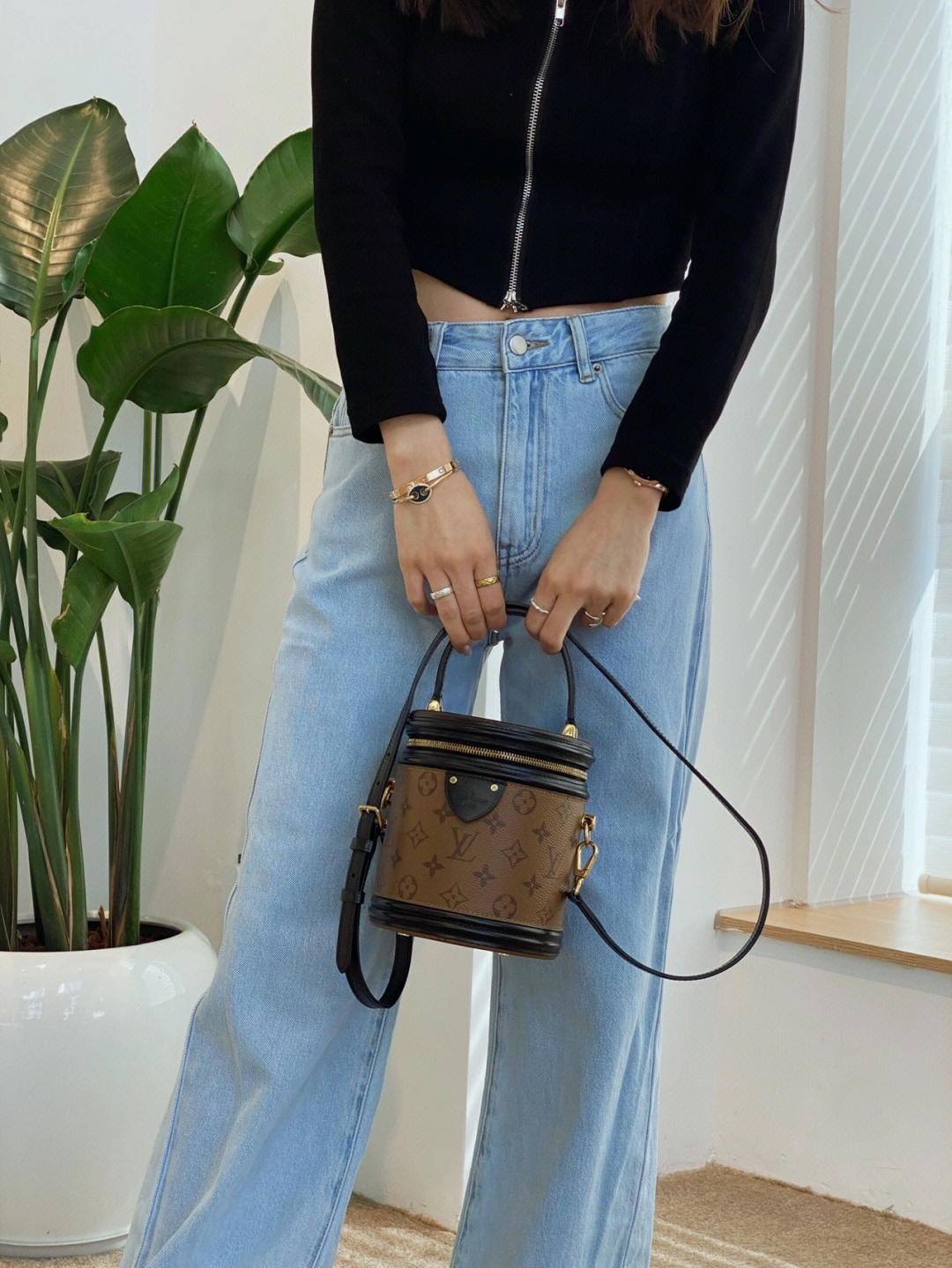 Louis Vuitton Retro Bucket Bag – Timeless Icon