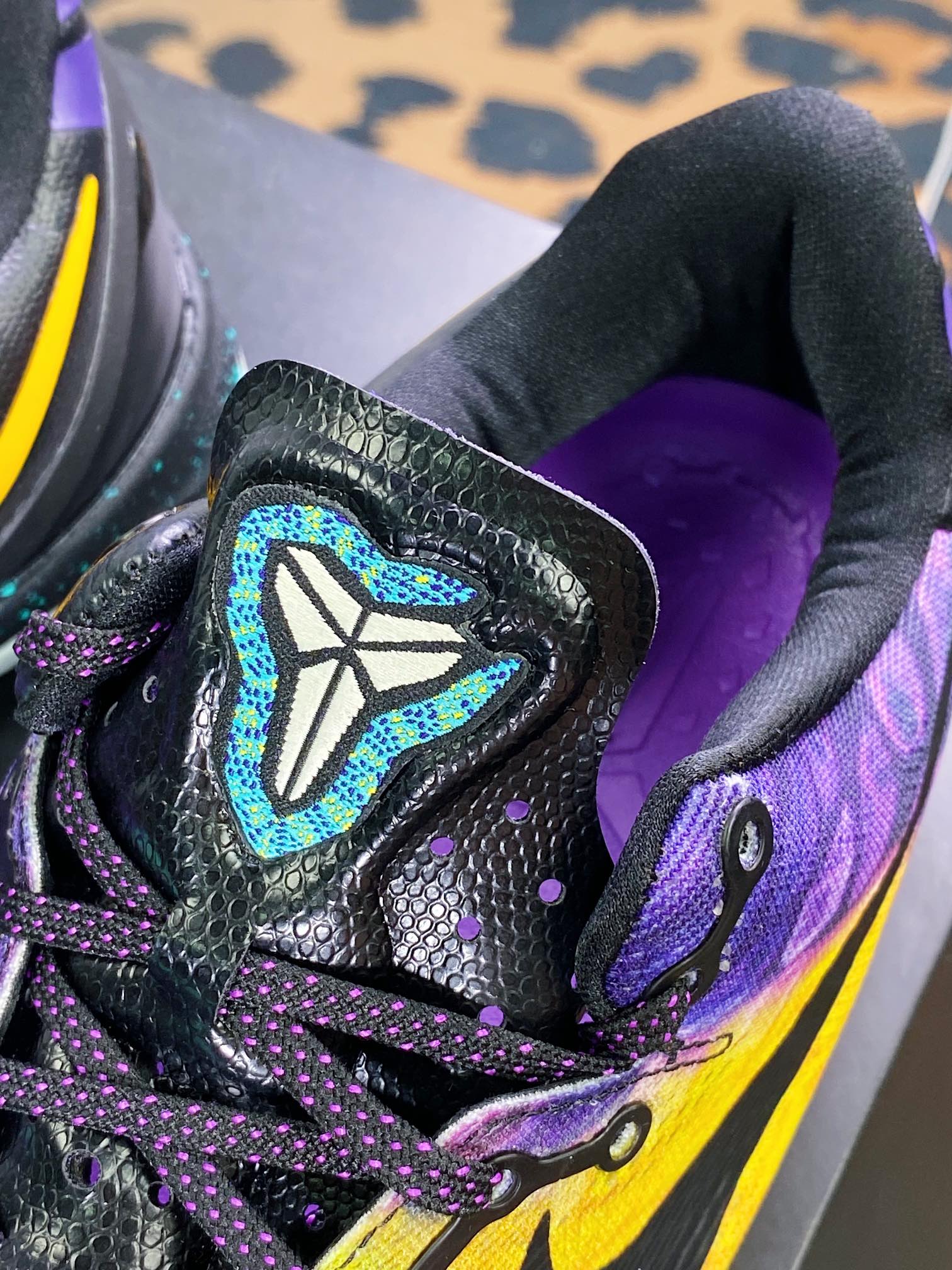 350  Zoom Kobe VIII 8 System”'Easter”科比ZK8代系列低帮复刻实战运动低帮文化篮球鞋“复活节彩蛋”555035-302