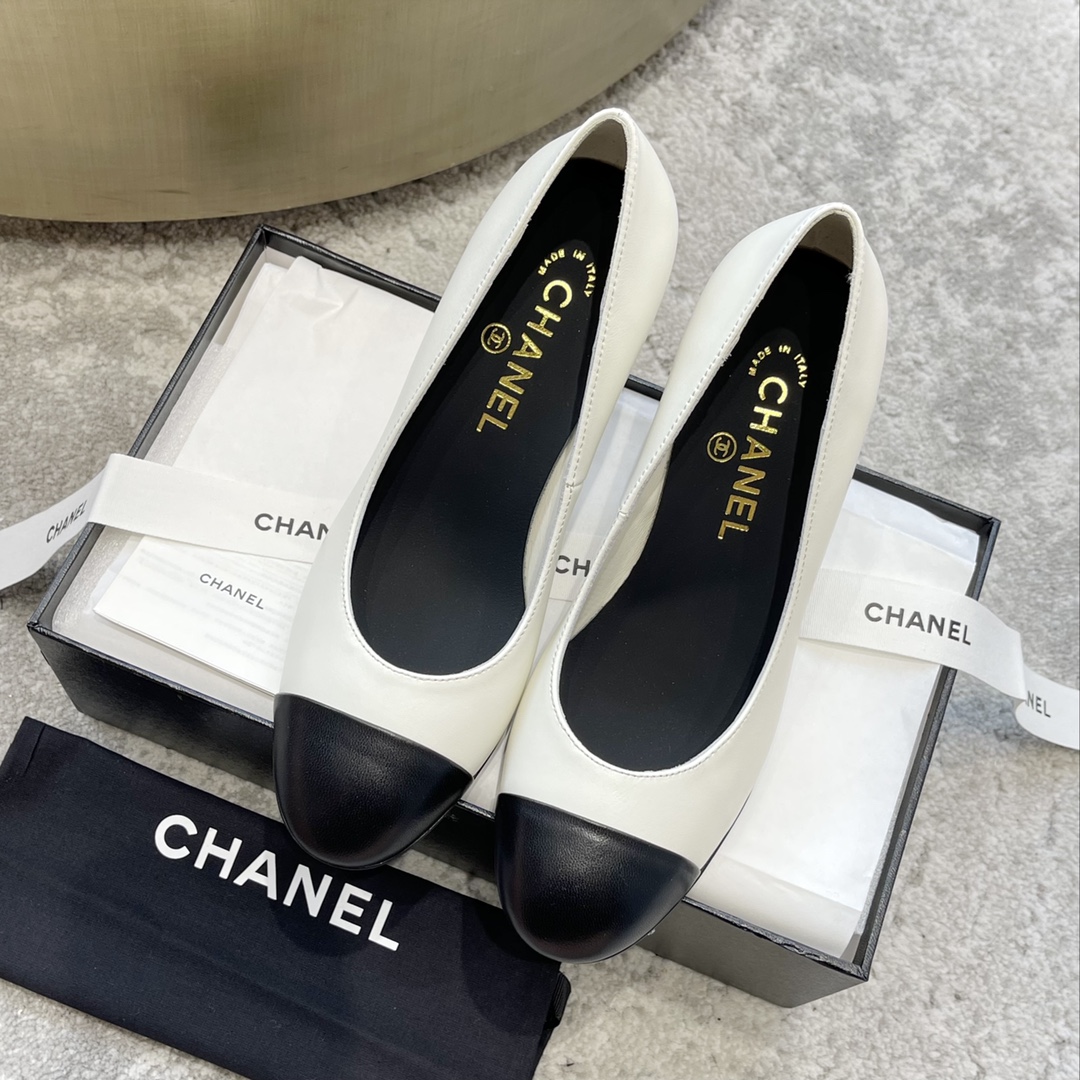 CHANEL Mary Jane сандалии подиумная модель подкладка из овечьей кожи подошва из натуральной итальянской кожи подчеркивает белизну кожи и добавляет элегантности