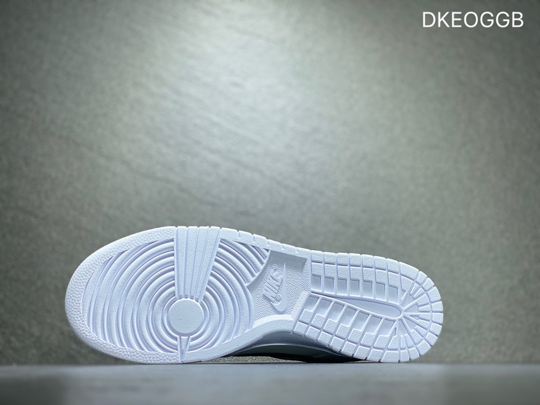 300 NIKE Dunk SB Low 低帮休闲板鞋  DJ6188-101