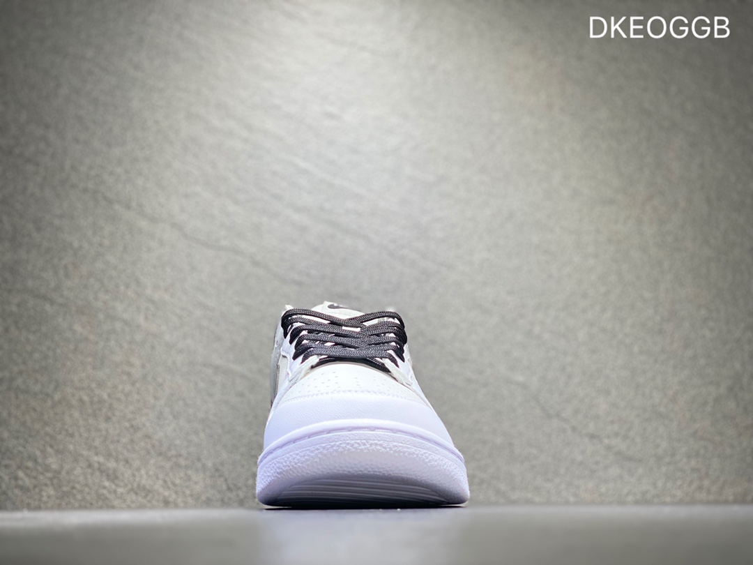 300 NIKE Dunk SB Low 低帮休闲板鞋  DJ6188-101