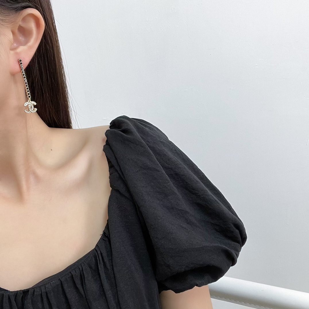 新款☑️CHANEL香奈儿c2双c长款黑钻耳钉耳环