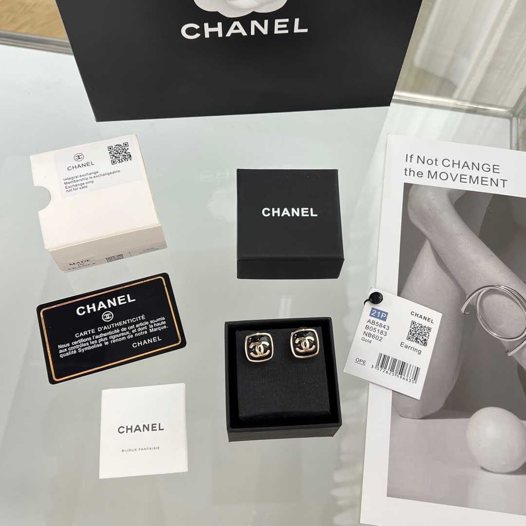 新款☑️CHANEL香奈儿c1双c方形耳钉耳环