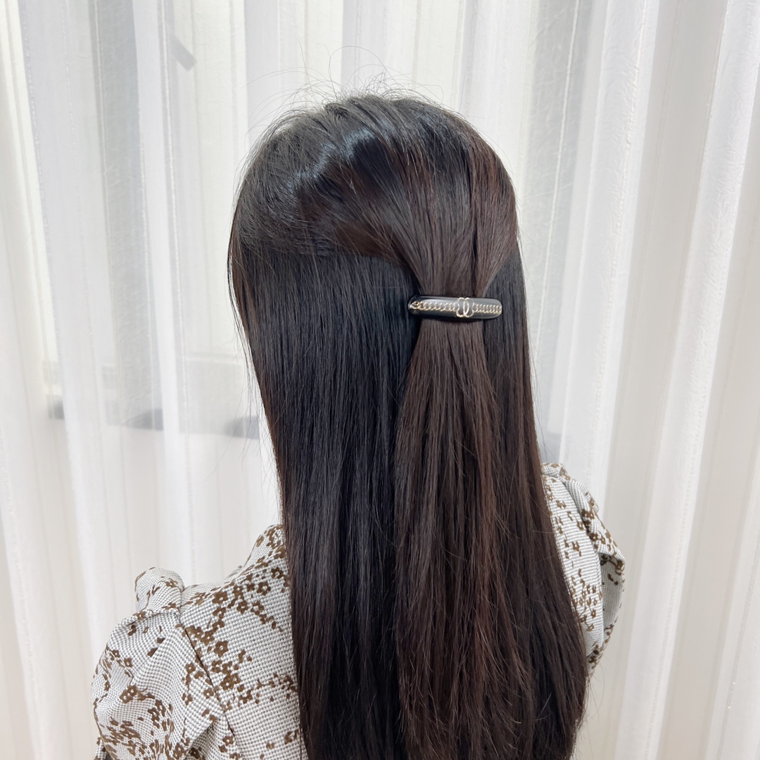 新款☑️CHANEL香奈儿双c亚克力发夹发卡
