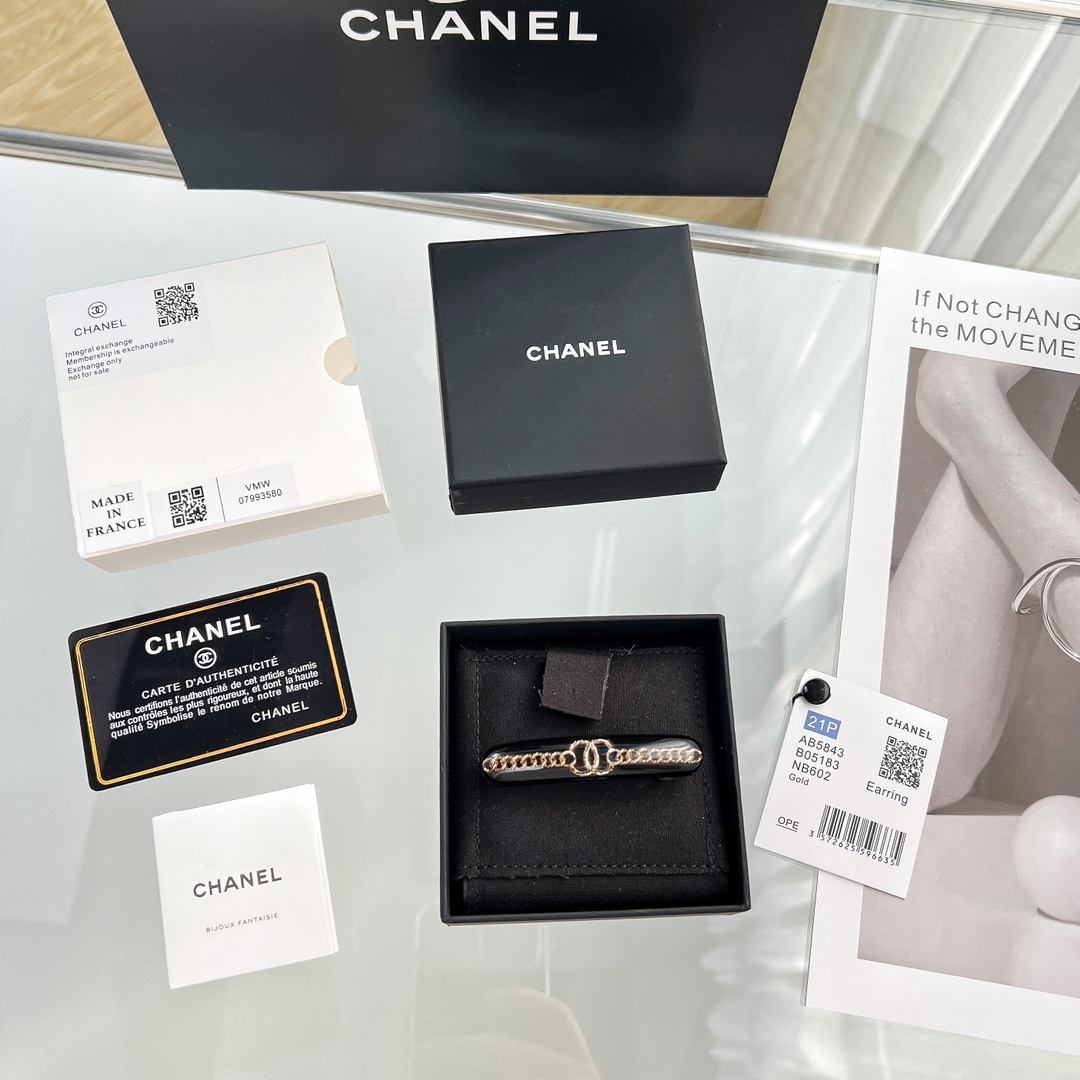 新款☑️CHANEL香奈儿双c亚克力发夹发卡