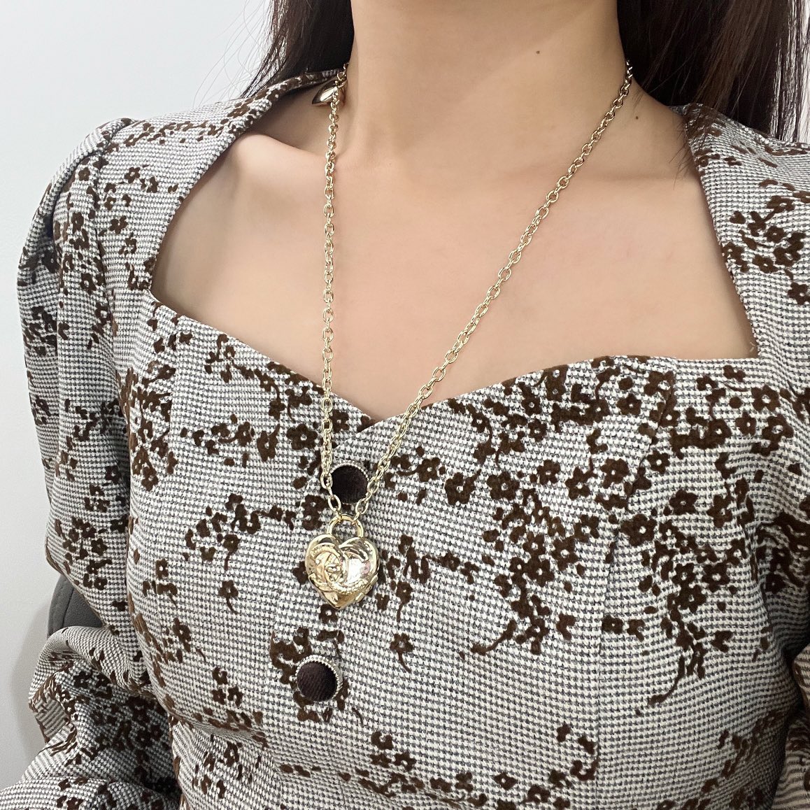 新款☑️CHANEL香奈儿金色双c桃心爱心项链毛衣链