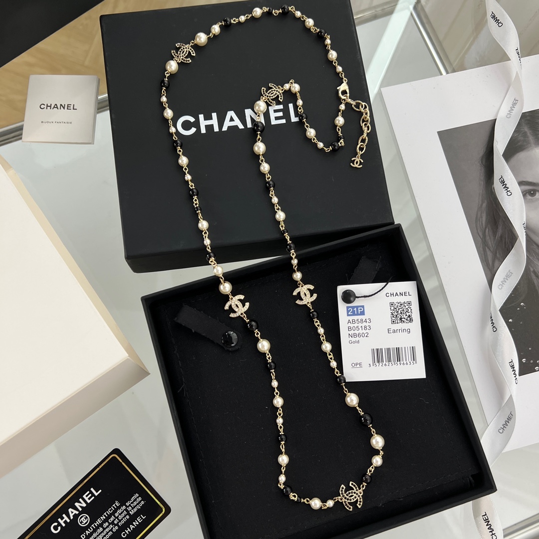 新款☑️CHANEL香奈儿珍珠双c黑钻毛衣链项链
