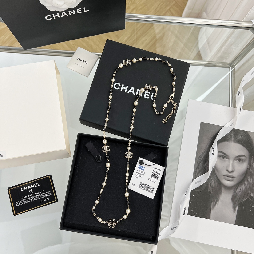 新款☑️CHANEL香奈儿珍珠双c黑钻毛衣链项链