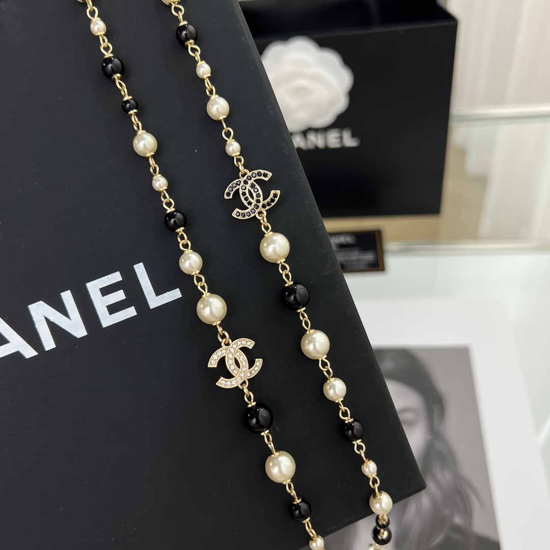 新款☑️CHANEL香奈儿珍珠双c黑钻毛衣链项链